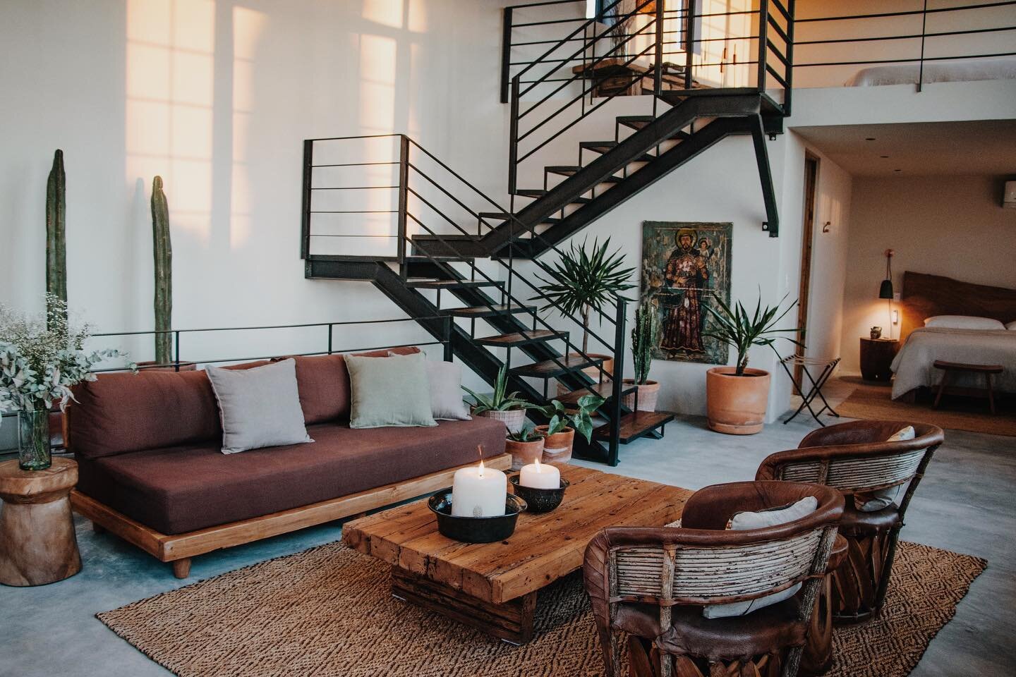 Looking for an exquisite winter retreat? Casa Lenno is a one of a kind property located within walking distance to the historic center of San Miguel de Allende. 
 
This 1000 sq ft living space is meant to make you feel at home. The dramatic ceiling h
