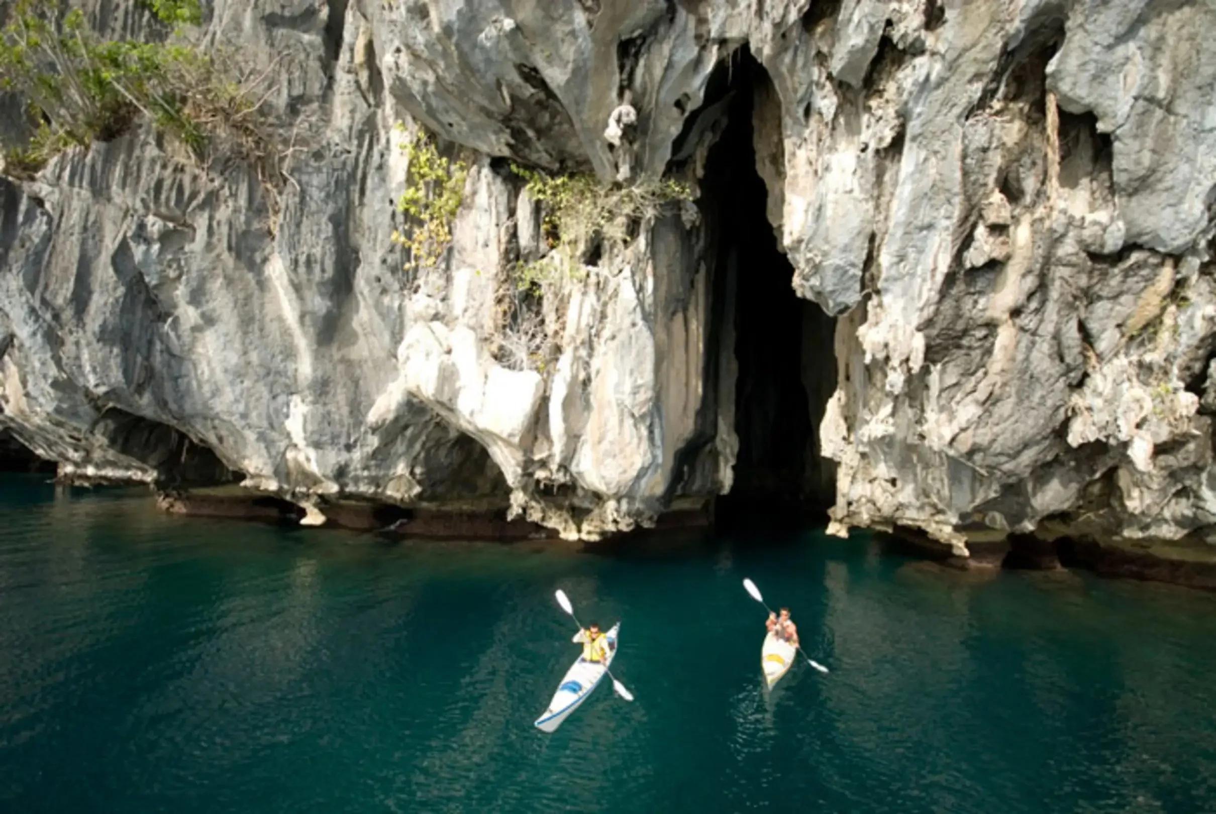 El Nido Palawan Philippines island hopping travel guide lagoons, snorkeling, and adventures