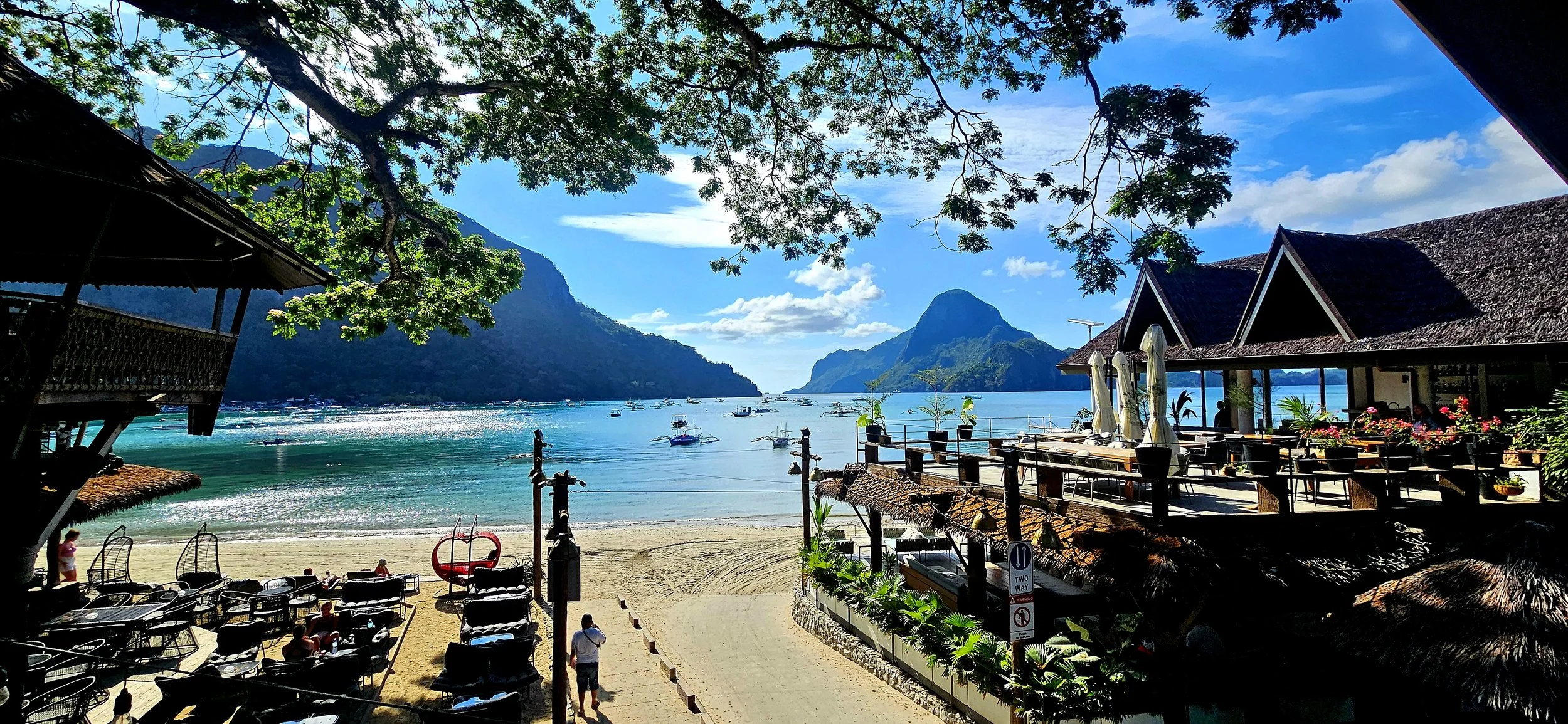 El Nido Palawan Philippines travel guide overview with limestone cliffs, turquoise lagoons, and island views