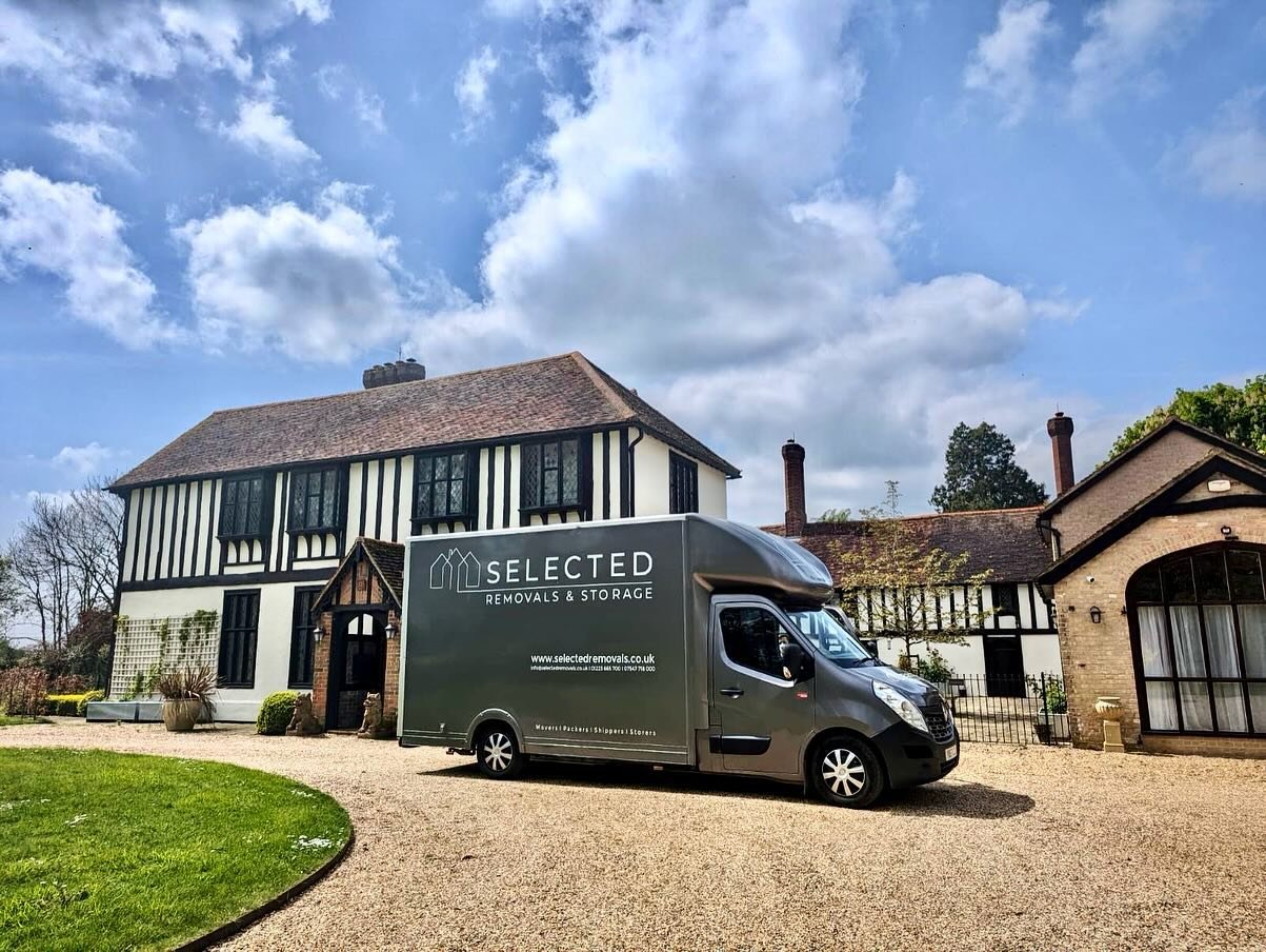 We&rsquo;ve moved customers into some stunning homes recently&hellip;&hellip;. 🏠🏡😍🚚

#movinghome #removals #cambridgeindependent #independentbusiness #cambridge #houses #selectedremovals #hardwork