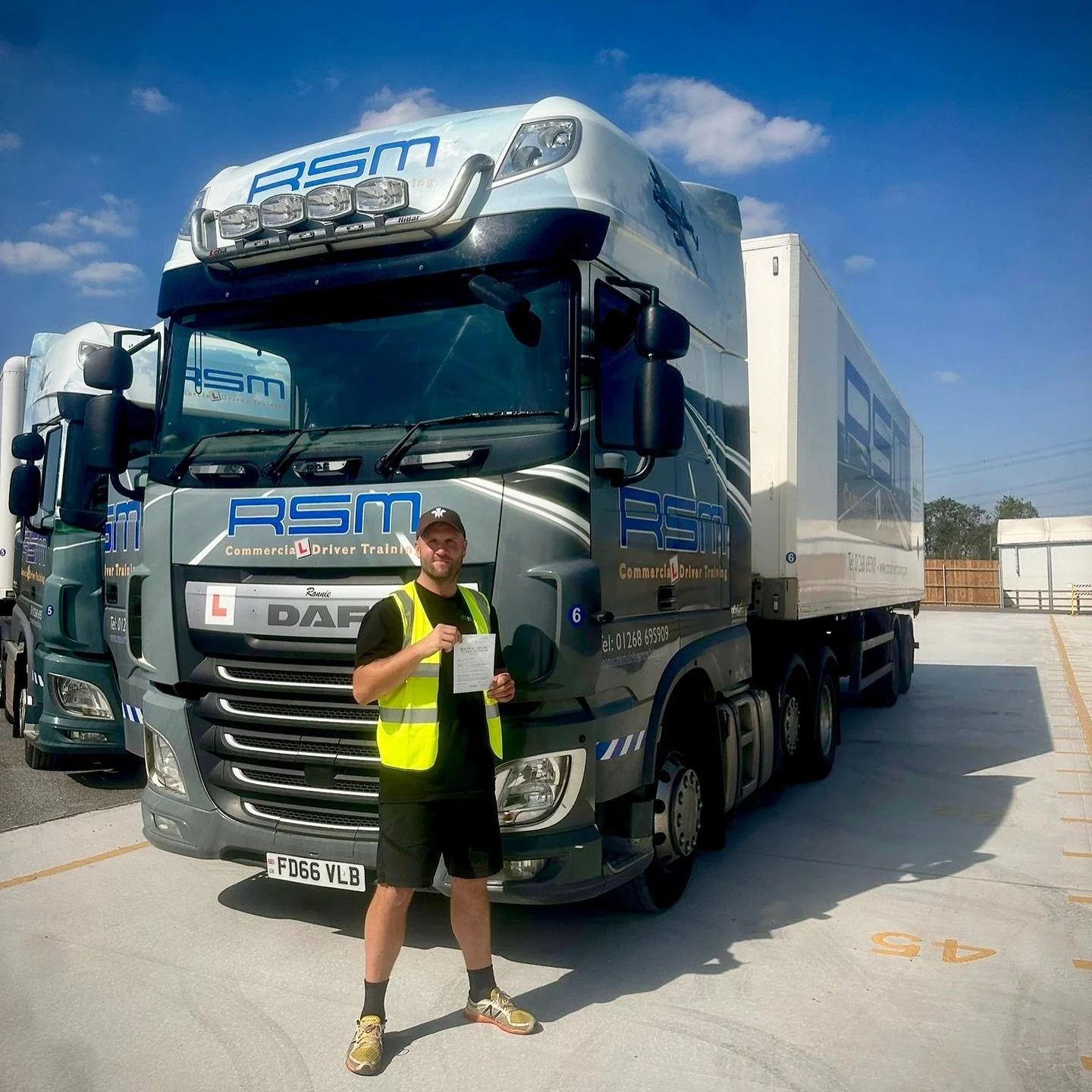 What a way to end another busy week here at Selected Removals & storage….…
A huge congratulations to @oligreeno30 for passing his HGV Class 1 today - we’re super proud of him!! πππ
Meanwhile, 11 more moves completed to en