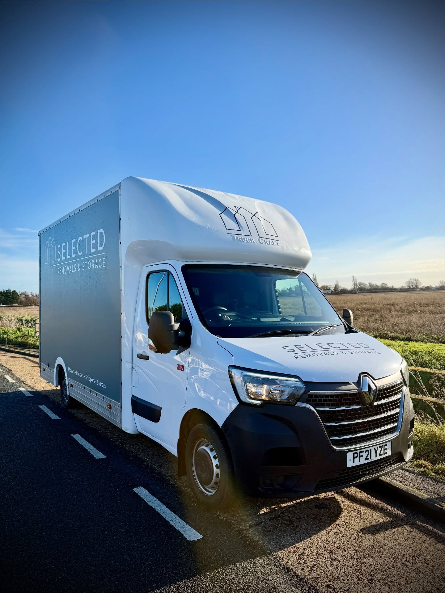 🎉 Welcome to the team 🎉

Our latest low loader van brings our fleet size up to 10!

This helps ensure we can manage multiple daily moves, offering customers even more flexibility when trying to secure those all important completion dates.

Contact 