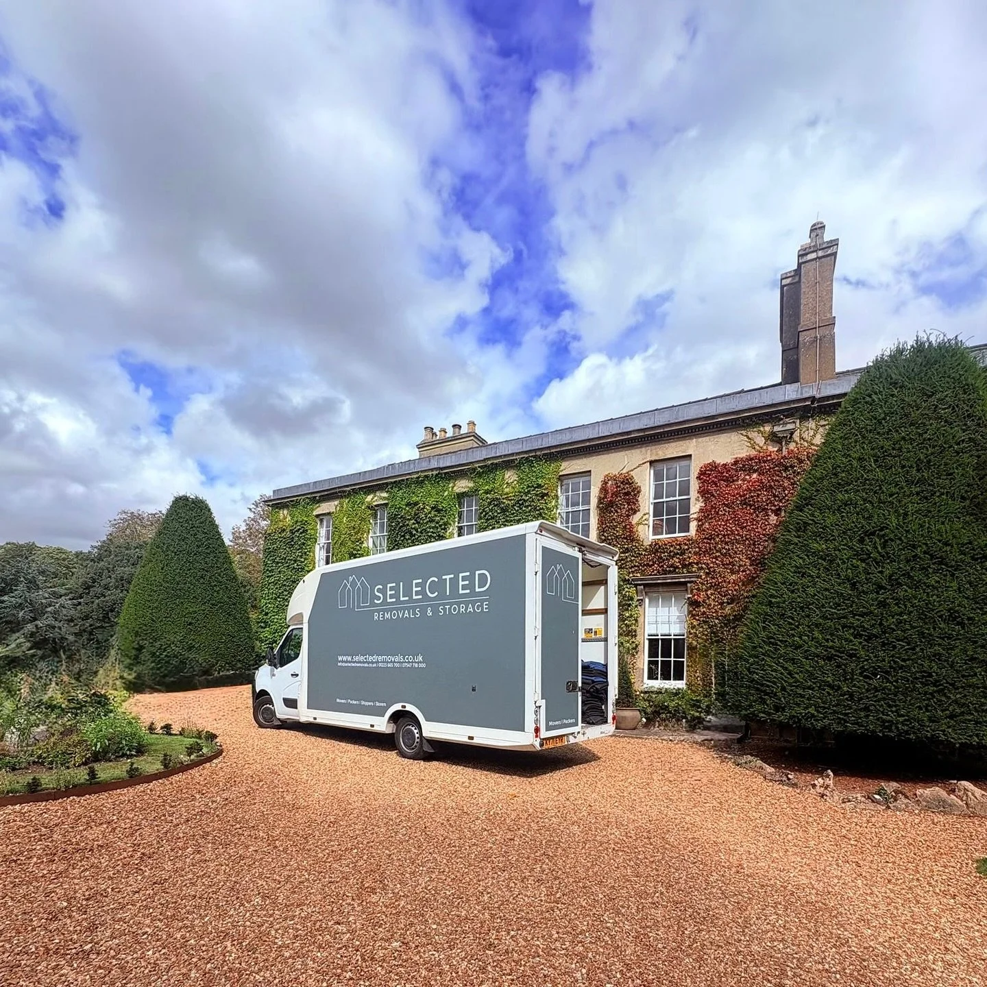 The weather might be cooling down, but our diary is still hot hot hot!

Another 30 straight days incoming for us, as we move into the final few months of this incredible year 🚛📦🏠

#threebestrated #removals #movinghome #summer #cambridge