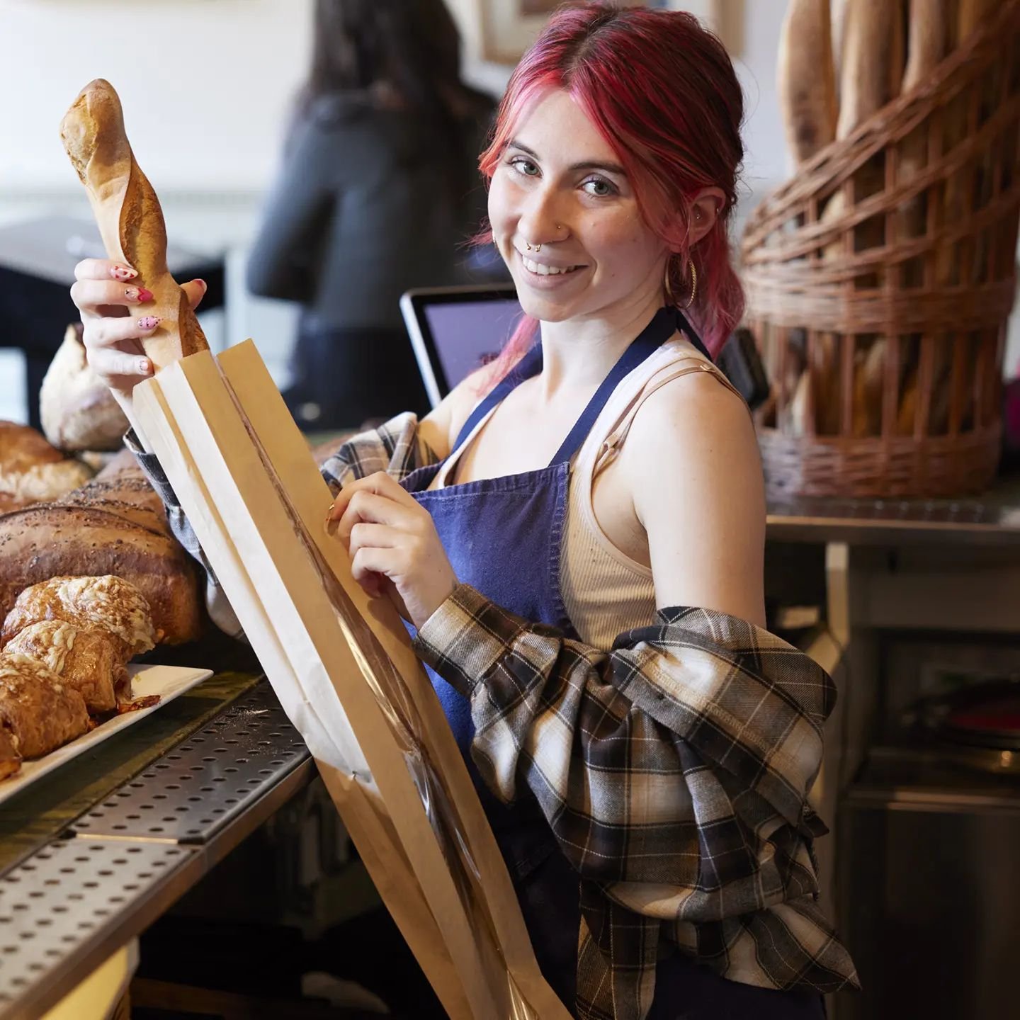 {la gentillesse}

Have you met Lauren? Her warm smile graces Le Perche's bakery counter, doling out our celebrated baguettes and viennoiseries! 🥖🥐
.
.
#leperchehudson #hudsonvalley #hudsonny #daytimeeatery #restaurant #bakery #bakedfreshdaily #laur