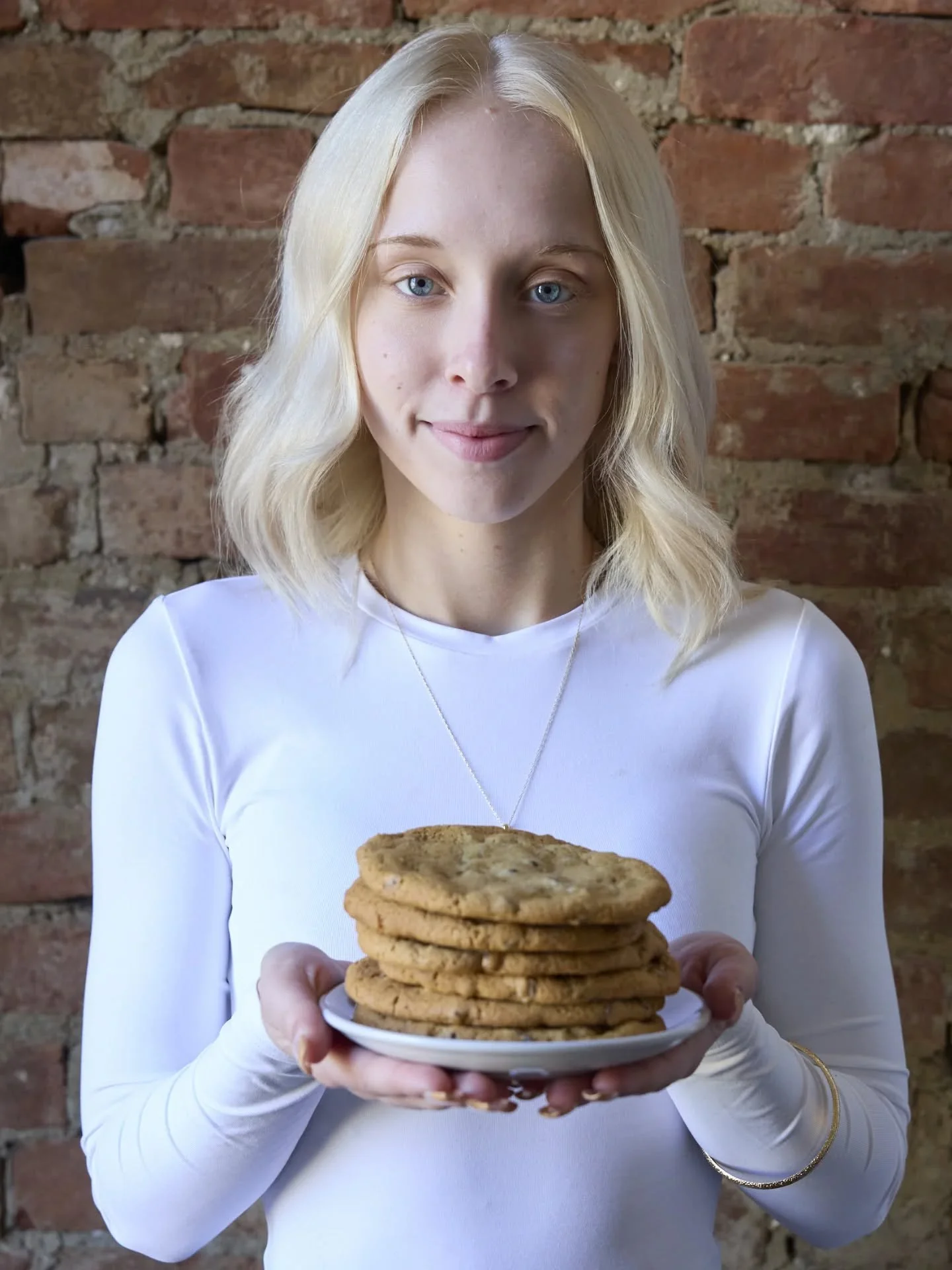 Willa &amp; Chocolate Chip Cookies
.
.
#LaFamilleLePerche #Portraits #LePercheHudson #CelebrateYourTeam