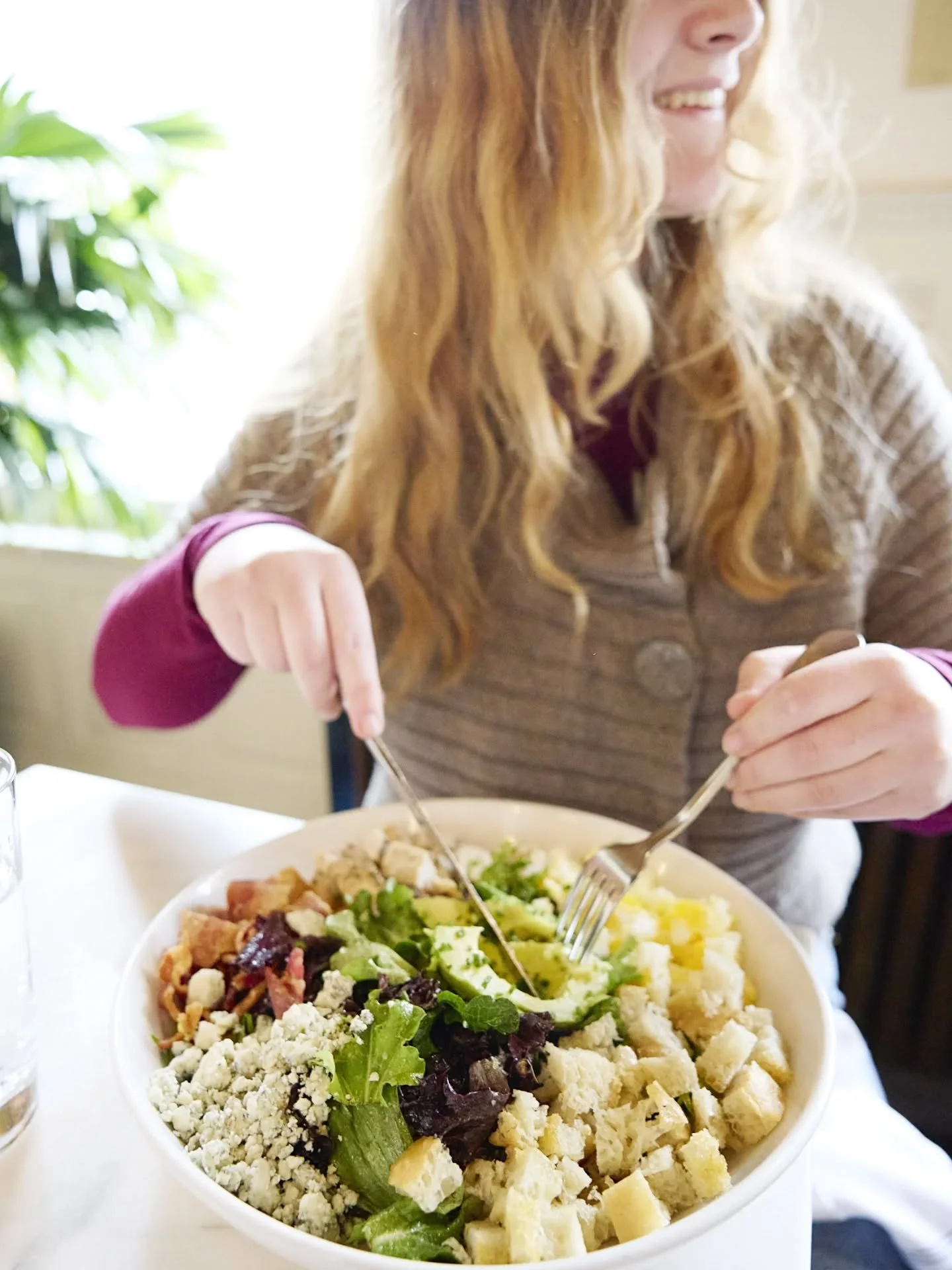 Happiness is a Le Perche Cobb Salad 🥗

#ThursdayDailySpecial

(And don't forget our other daily specials: Wednesday 's awesome Meatball Sandwich and Friday's epic Fish &amp; Chips!)

We are open Wed-Sun.
.
.
#LePercheHudson #restaurant #bakery #cobb