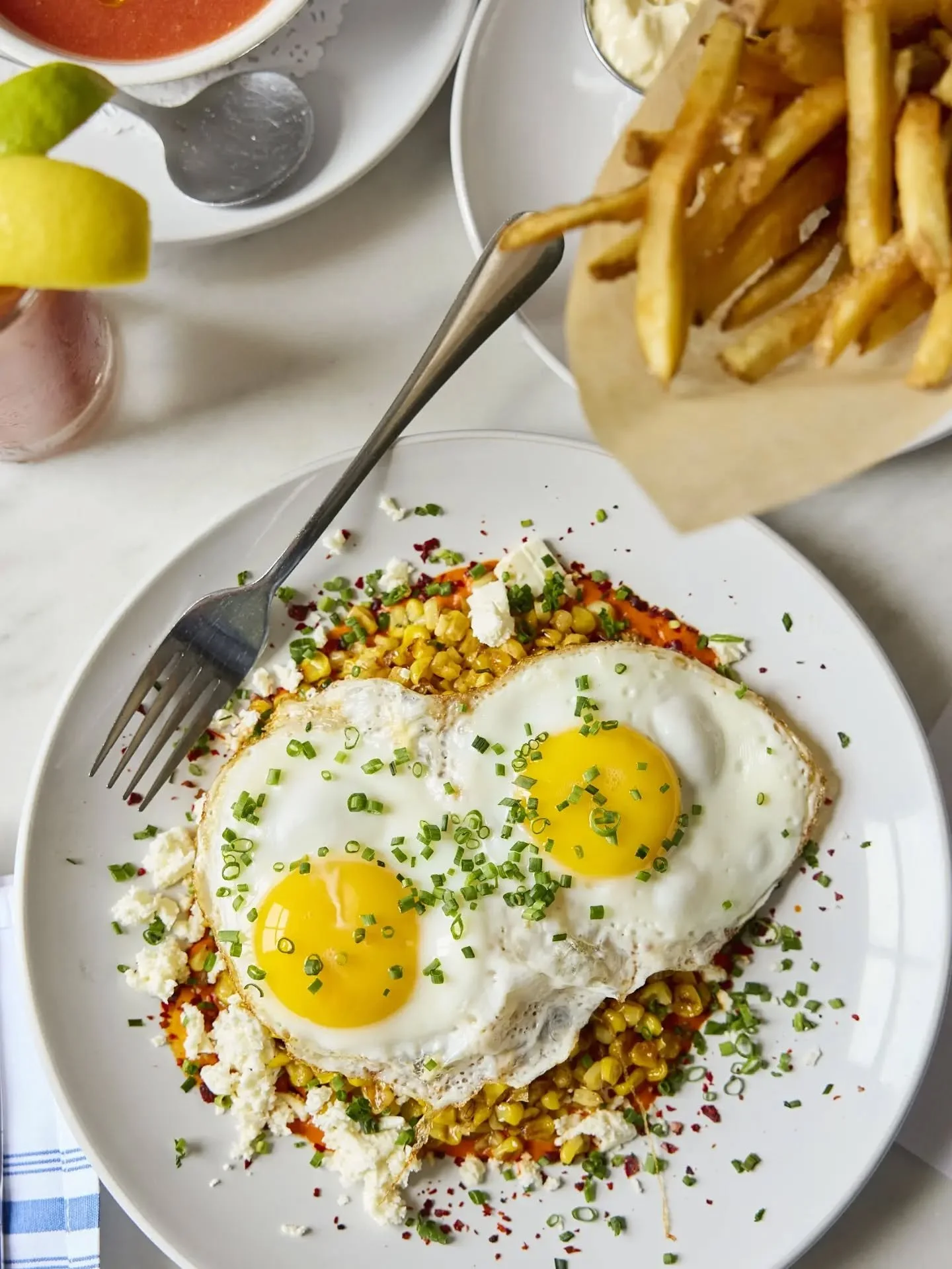 {le ma&iuml;s est &agrave; son apog&eacute;e!}

The corn is at its sweetest and most delicious in September. 🌽

Roasted Corn: feta | red pepper sauce | aleppo chili | fried eggs

We are open Wed-Sun for breakfast, brunch, and lunch. Join us inside o