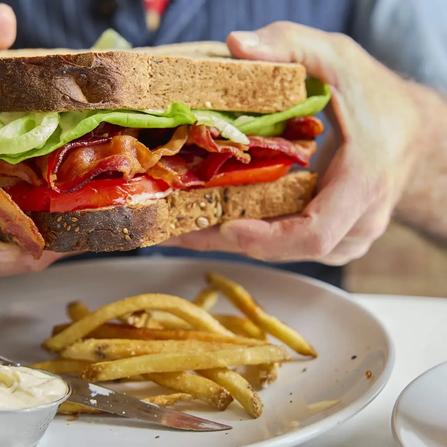 {qu'est-ce que c'est que cette "chose" d&eacute;licieuse, le BLT?}

Le Perche's&nbsp;classic&nbsp;BLT, with late-summer tomatoes sweet enough to steal the show. Paired with our frites and Aval Cider and you've got yourself a meal!

We are o