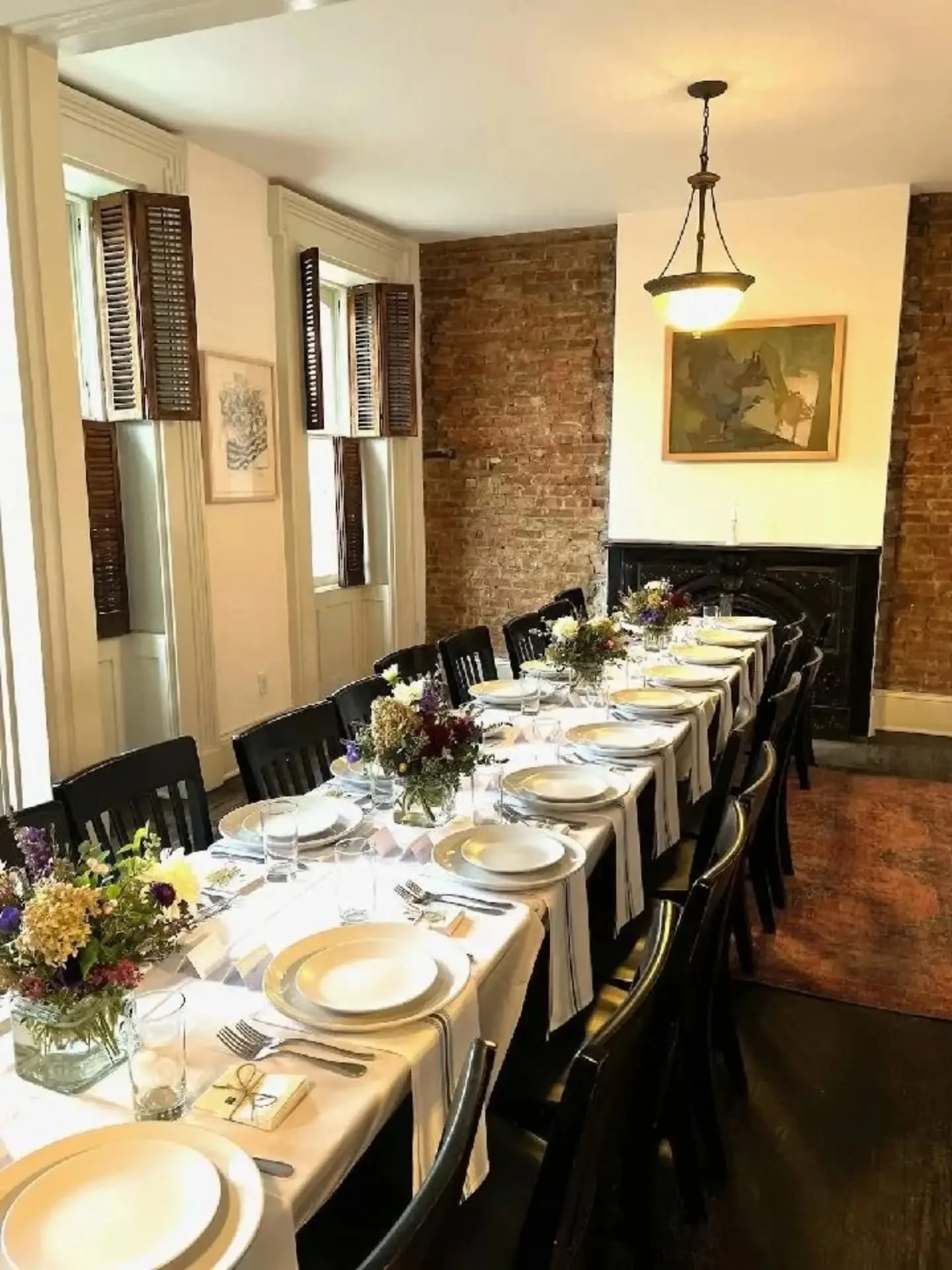 {il n'est jamais trop t&oacute;t pour planifier la f&ecirc;te parfaite!}

For your special celebrations this fall and winter, Le Perche offers the country chic elegance of our upstairs private dining room, with large windows overlooking Warren Street
