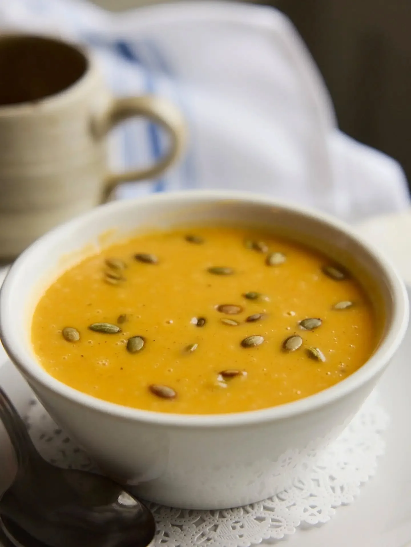 {la saison des potages chauds!}

As the crisp autumn air moves into the Hudson Valley, our kitchen is shifting with the season. Introducing our sensational&nbsp;Pumpkin Soup!

Stop by Le Perche this week to try a bowl alongside a slice of our baked f