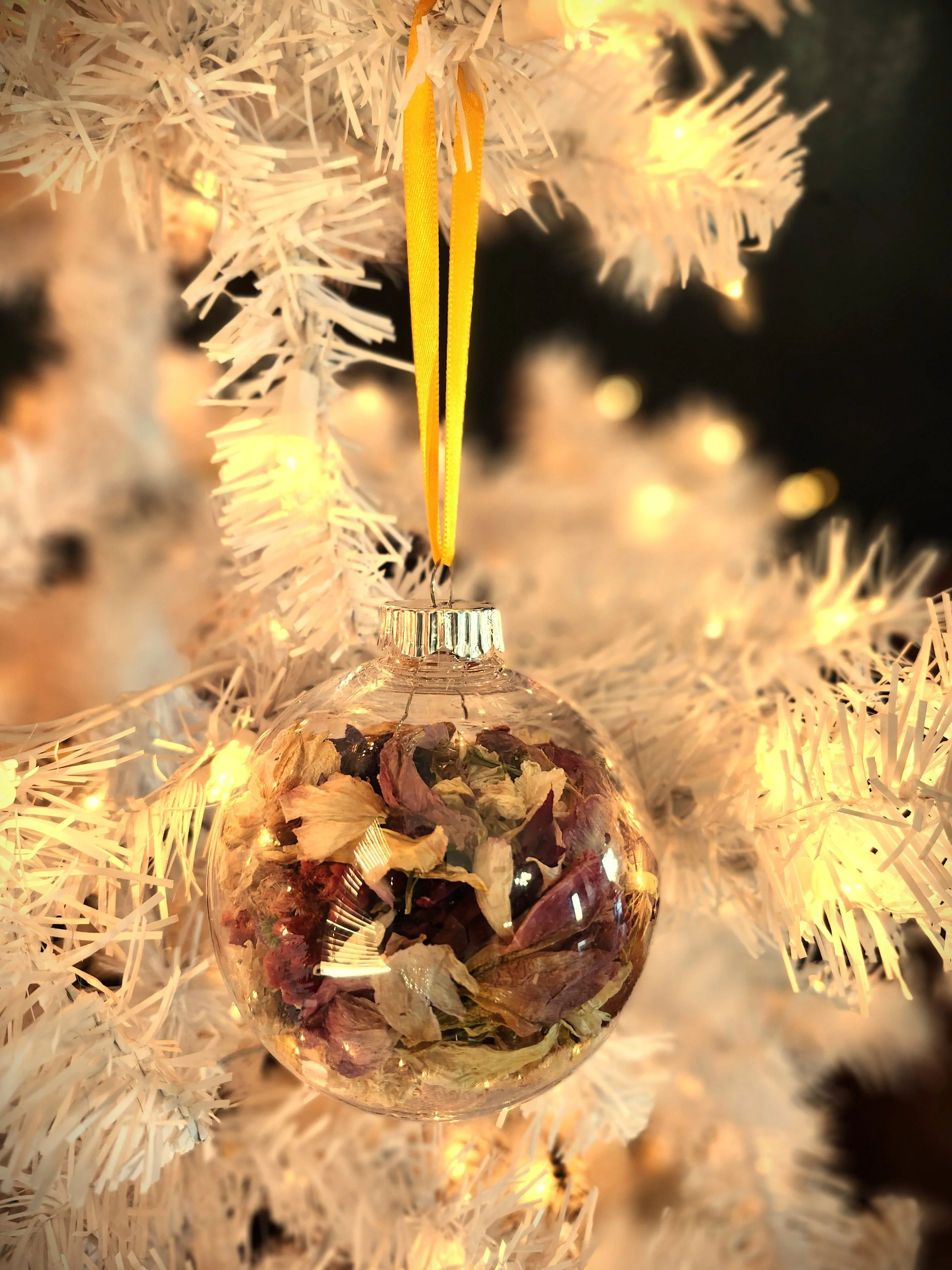 Globe dried flower ornaments 5.jpg