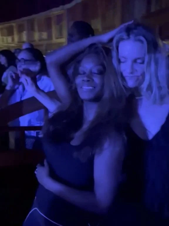 Happy Mother's Day❣️💞💫🥂🎶
We are just home from Japan, still finding moments to catch up on the magic that was @masumijones and my Paris exploration mission. 🤯
My close friends know how legendary my travel karma is. #Sarahdipity off the charts wh