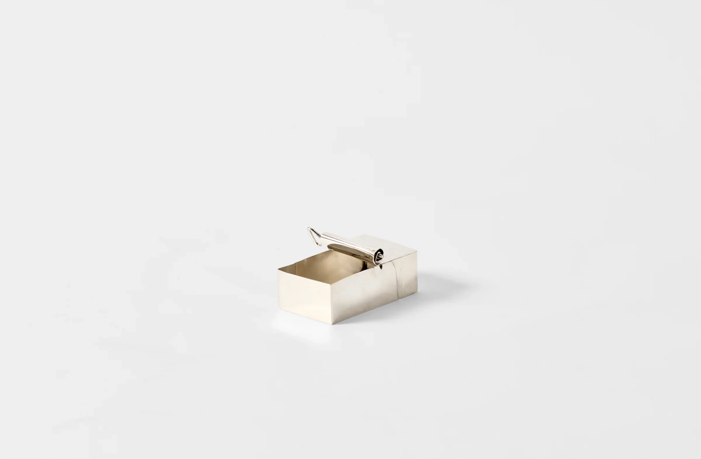 heath-wagoner-large-sterling-silver-sardine-box-22023-C_2400x.webp