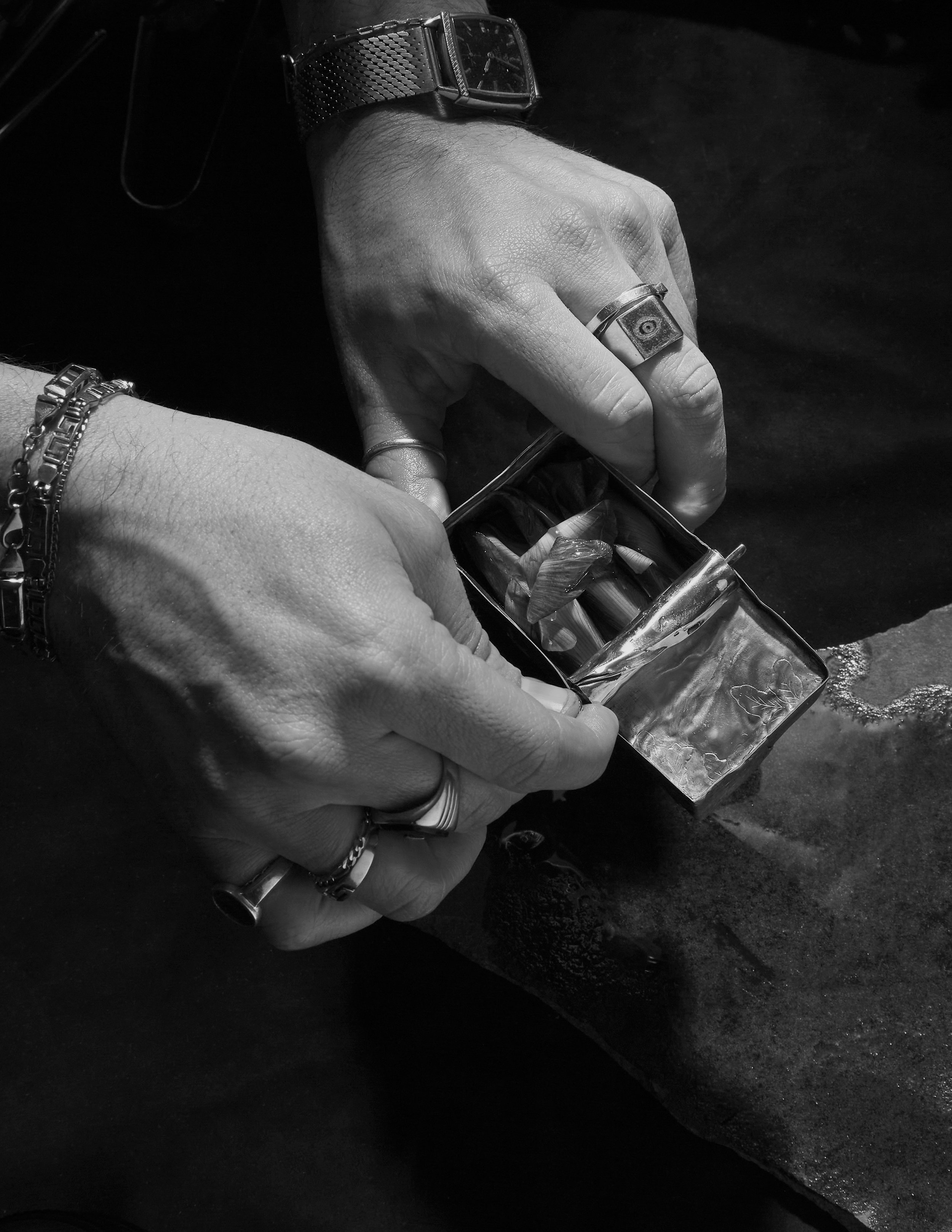hand deail 7476.jpg