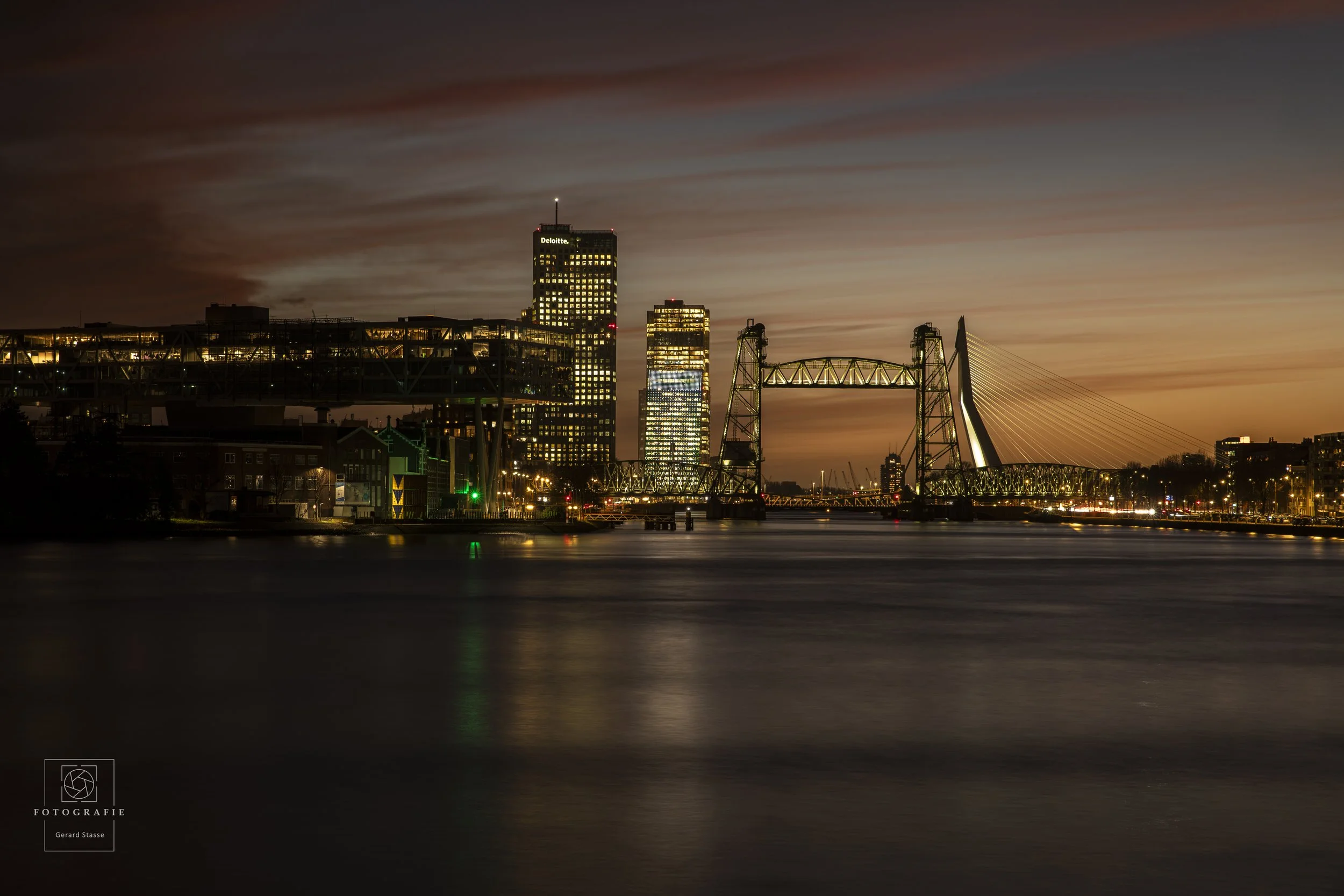 Rotterdam skyline 2 VERO.jpg