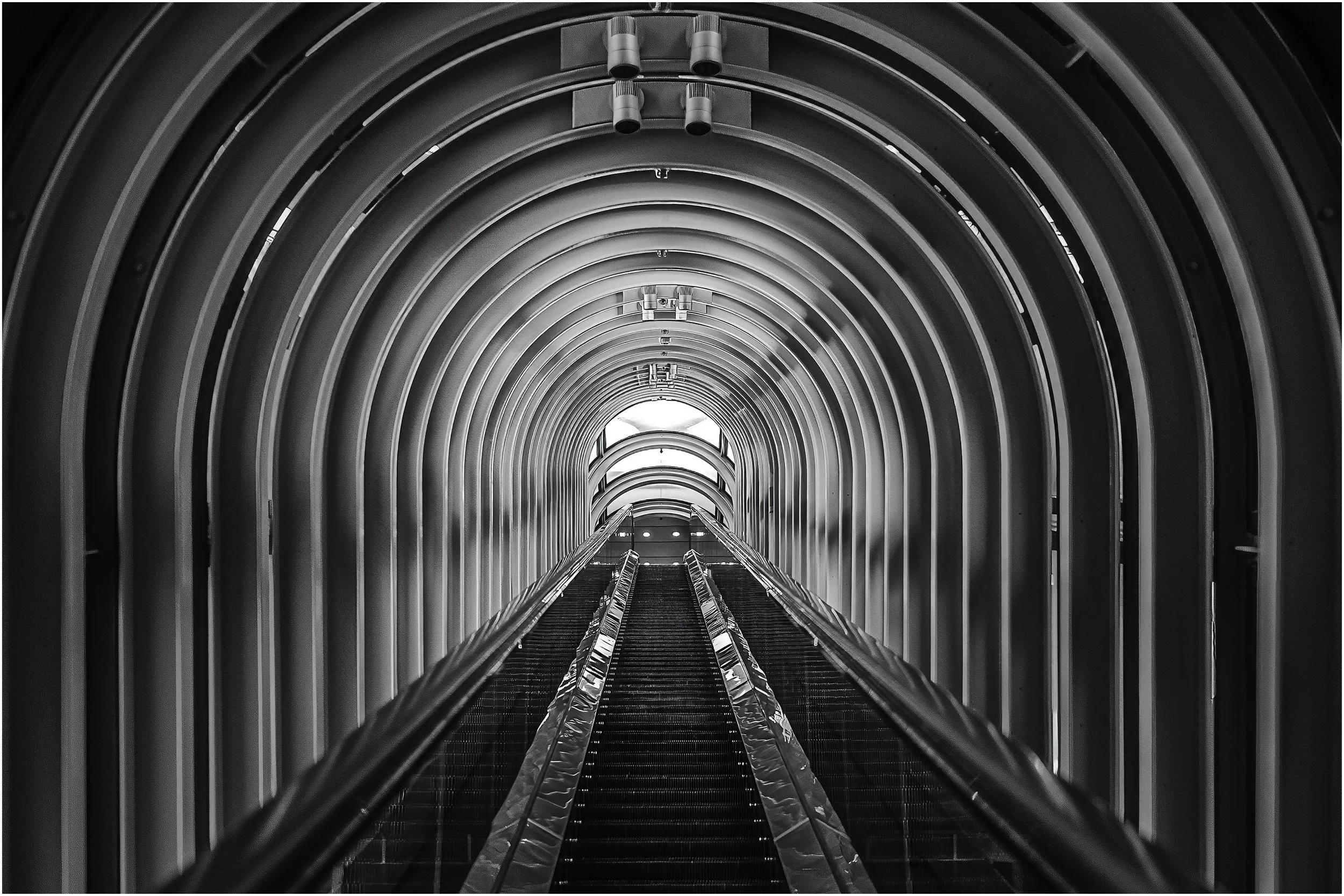 SW_2514_17_4_Thomas CeconRolltreppe_Osaka2.jpg