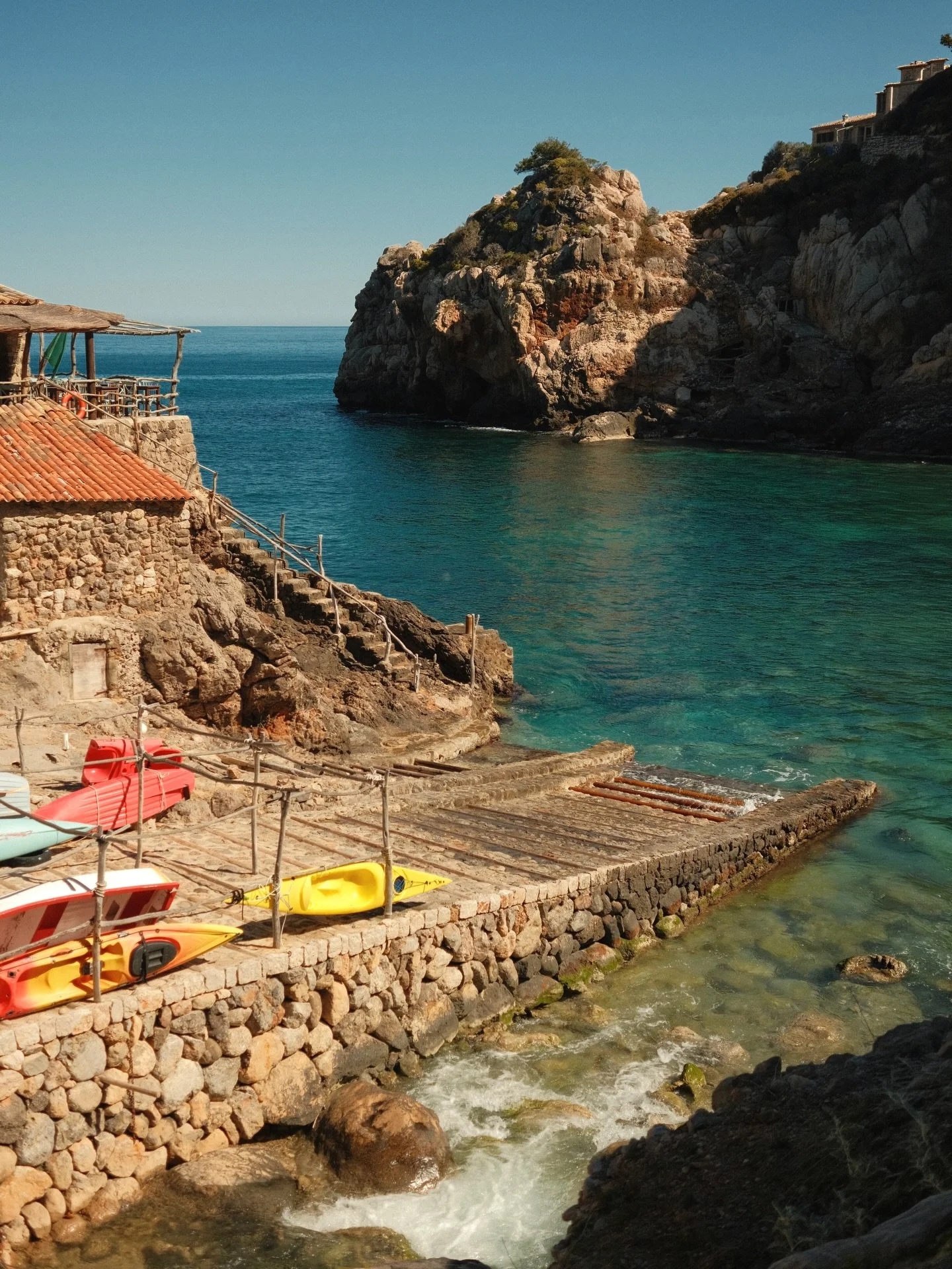 Composition first, coffee second. Cala Dei&agrave; 🐚 

~

#mallorcalife #mallorca #caladeia #mediterranean
Mallorca, Mallorca Island, Cala Deia, Mediterranean
