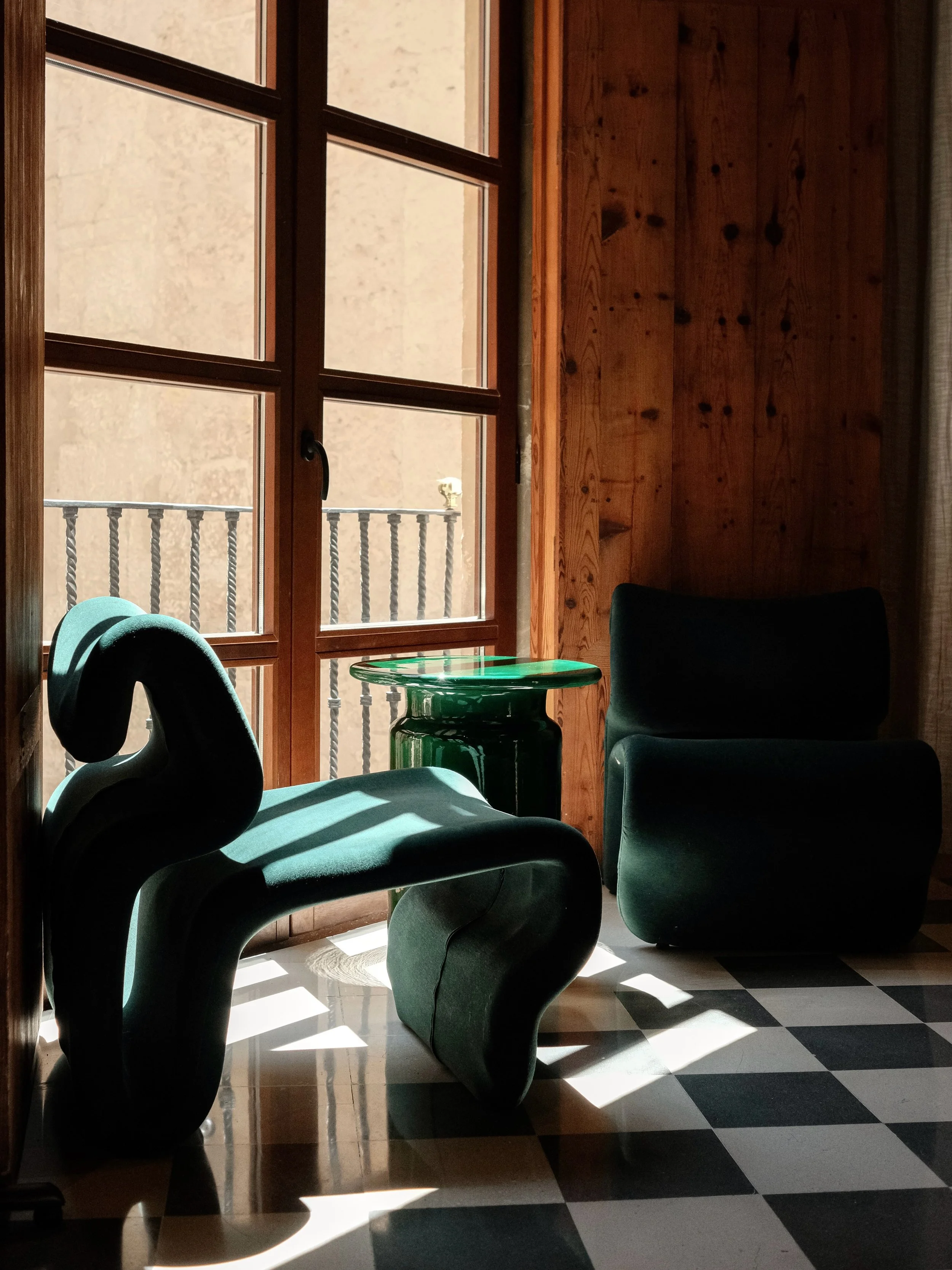 Sometimes the smallest corners can hold the strongest presence ✨ Love how emerald tones, sunlit shadows and a checkerboard floor turn light into art. 

~

#interiorphotography #palmademallorca #interiordesign #designmood #mallorca

Architectural Deta
