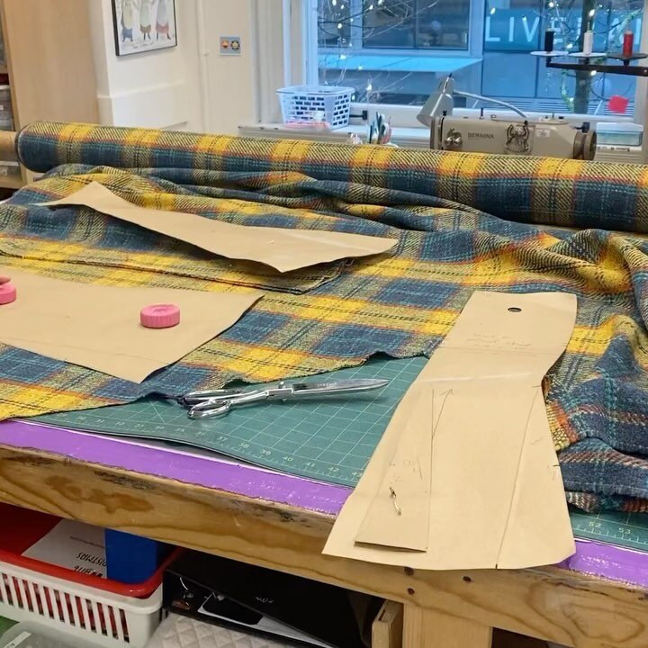 Look at what the @the5thavenuetheatre just posted! The artisans at the shop are making my costume 👏 I am loving the fabric for Miss Tweed- the sleuth I get to play in the new Agatha Christie spoof &ldquo;Something&rsquo;s Afoot&rdquo;. This print is
