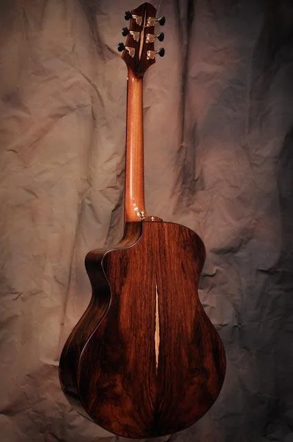 Custom_Guitars_SN-006-13.jpg