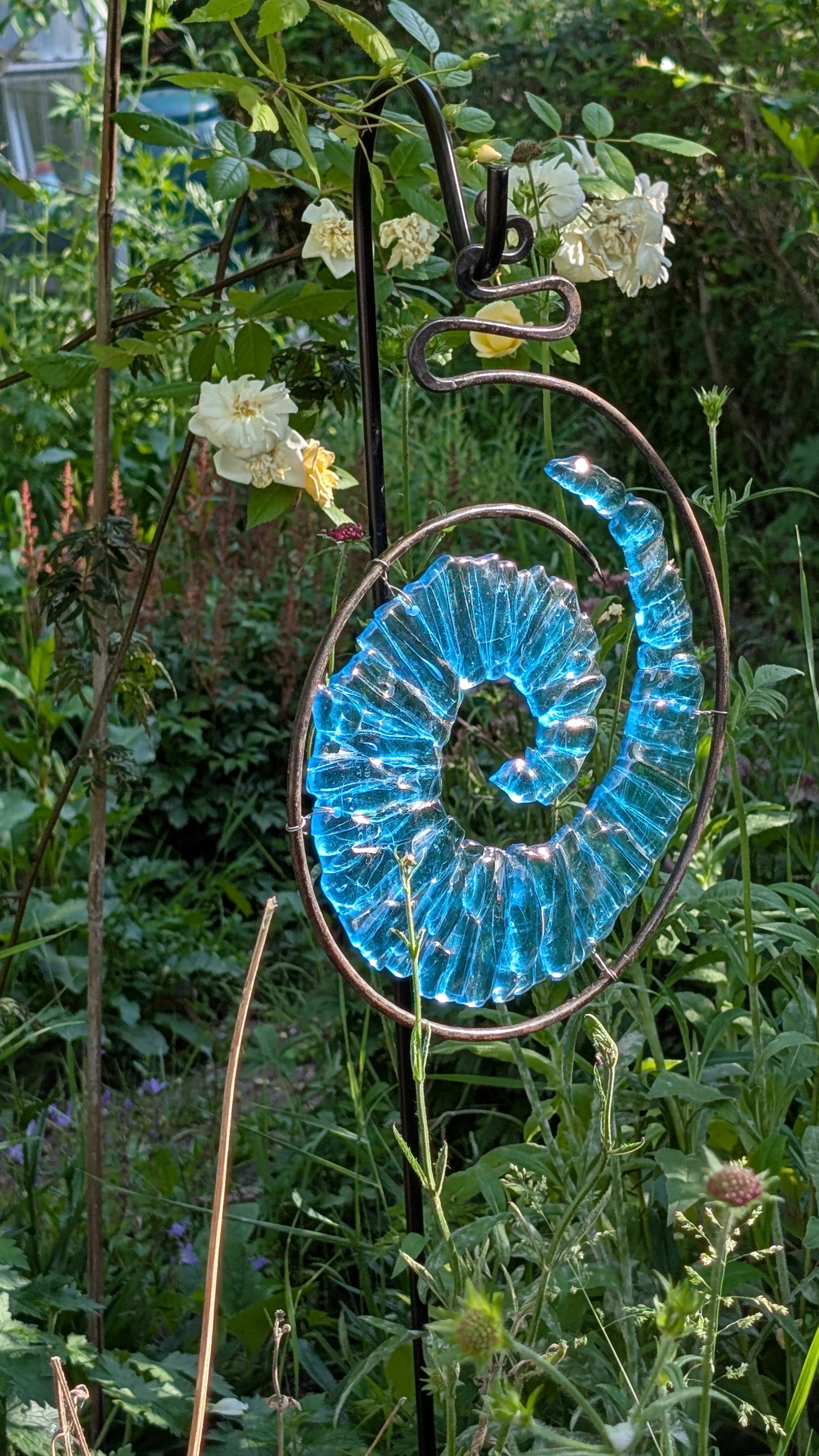 the squiggle frame is suitable for outdoors