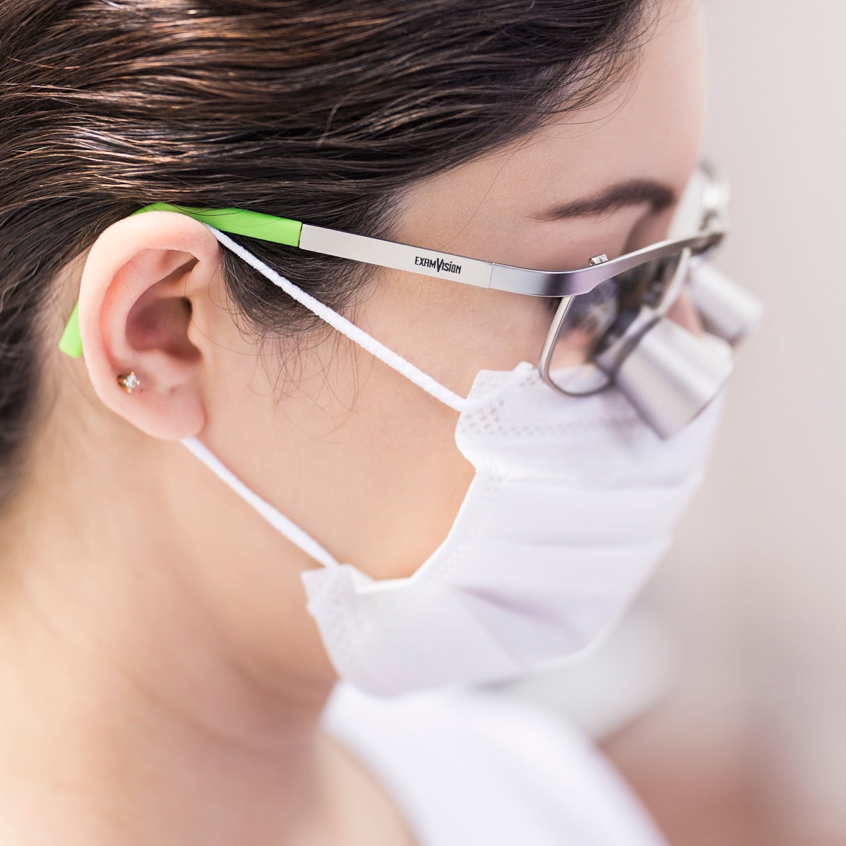 Dental and surgical loupe by ExamVision from Denmark. Photo: Tomás Correa