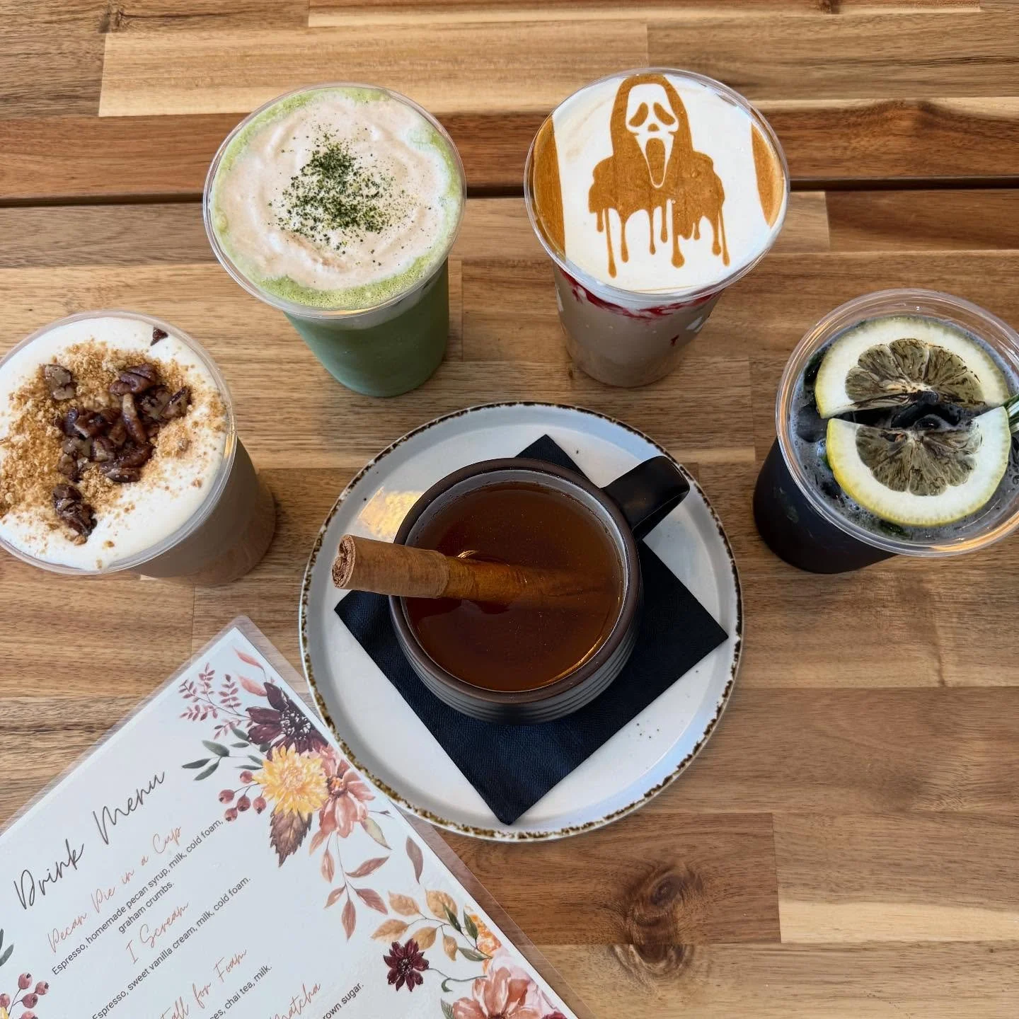 Here are our fall drinks πβοΈ but… notice something missing? π Our Fall for Foam skipped picture day π€ It’s actually our #1 seller — and pro tip: get it with pumpkin spice cold foam πβ¨
#coffee #follow #lynwood #coffeeshop #losa