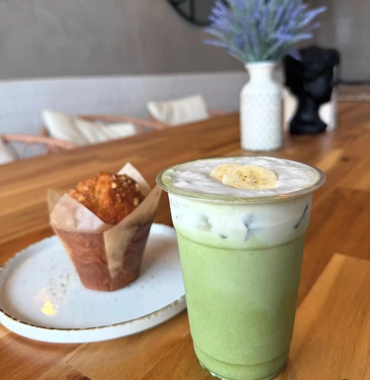 A little banana sweetness to top your coffee or matcha 🍵☕🍌

#coffee #follow #lynwood #coffeeshop #losangeles #cafe