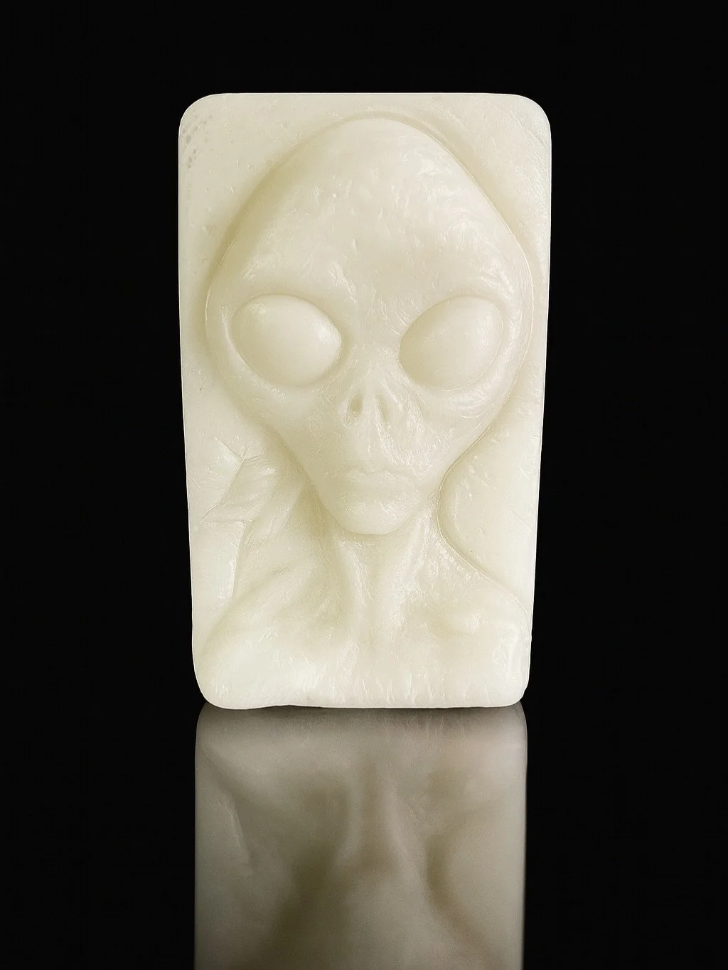 Updated the website with the new designs. Got rid of the colors and added a couple new styles. Still got the 4 for 20 discount available 👻