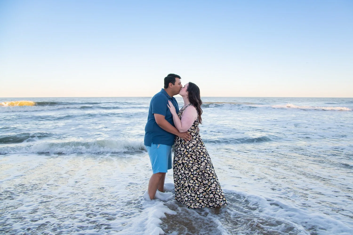 Couples and engagement photography sessions on the beach Ocean City MD by Rayne Photography