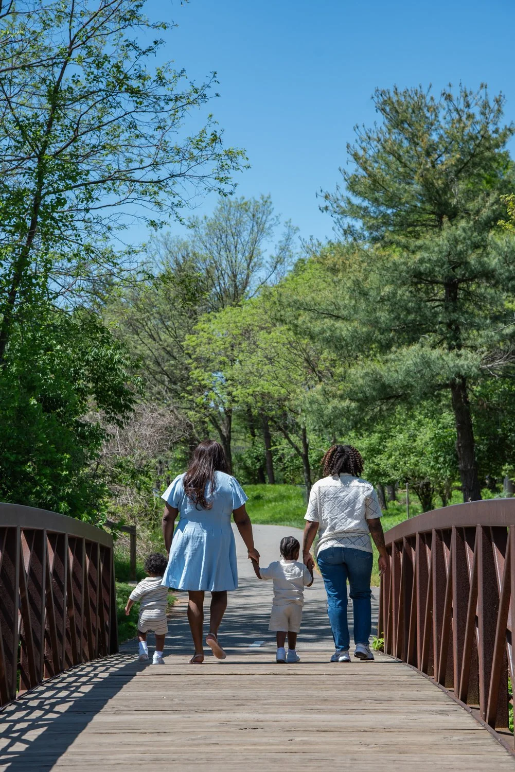 Charming family photo session by Rayne Photography