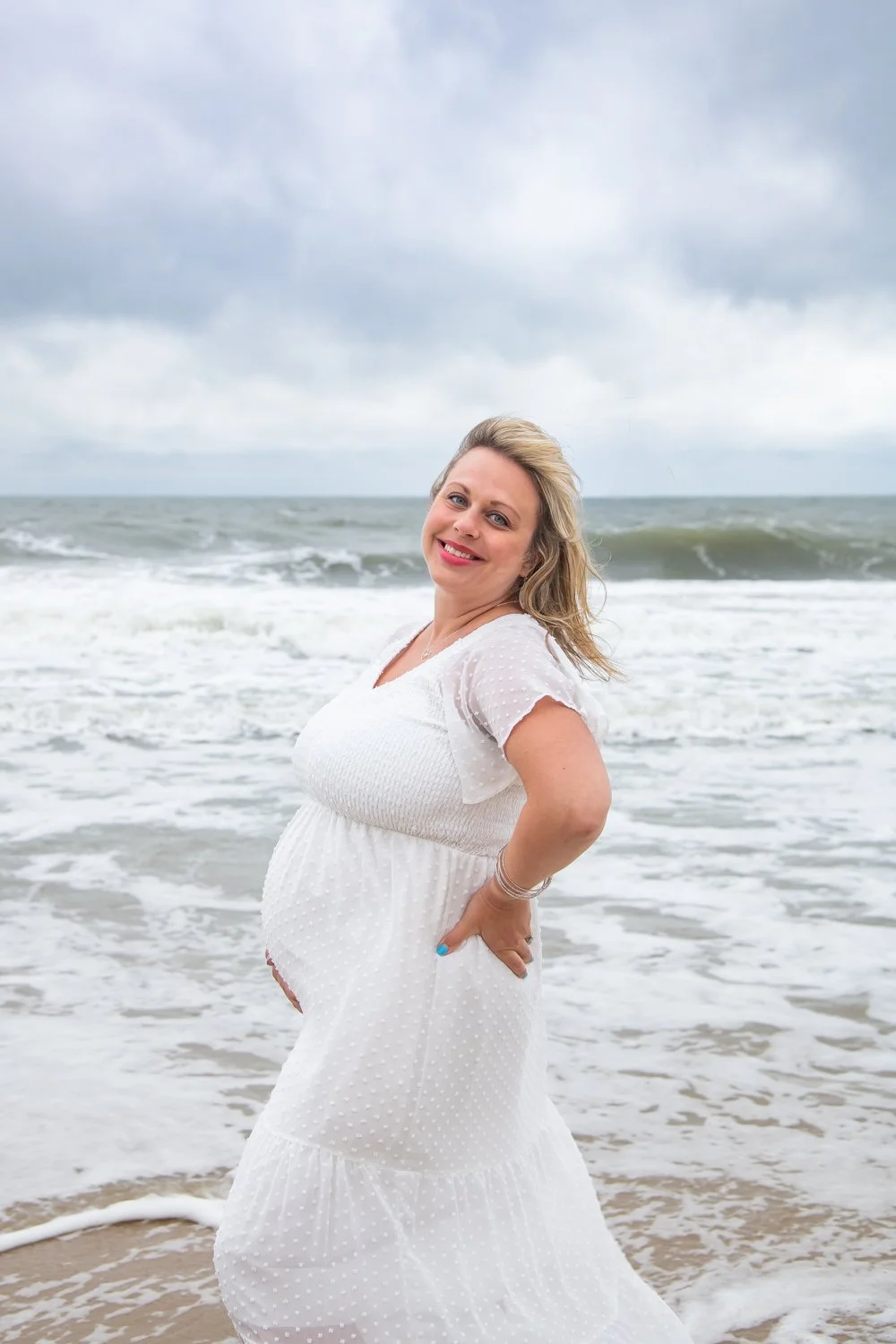 Bethany Beach maternity photo session by Rayne Photography