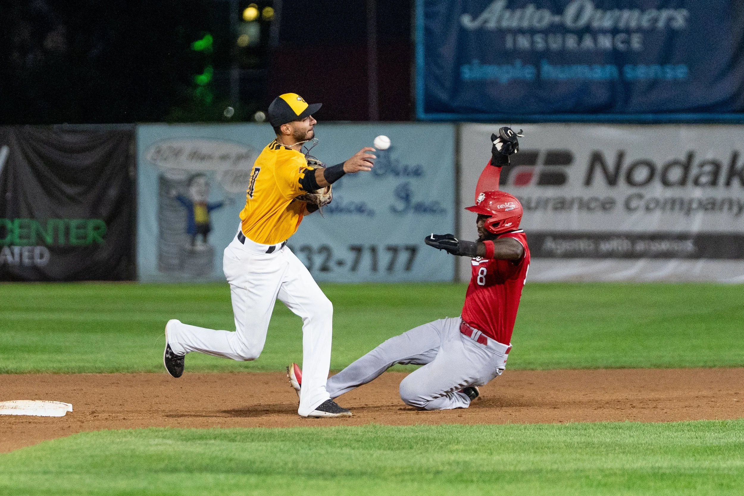 Woodchippers stumble in series opener