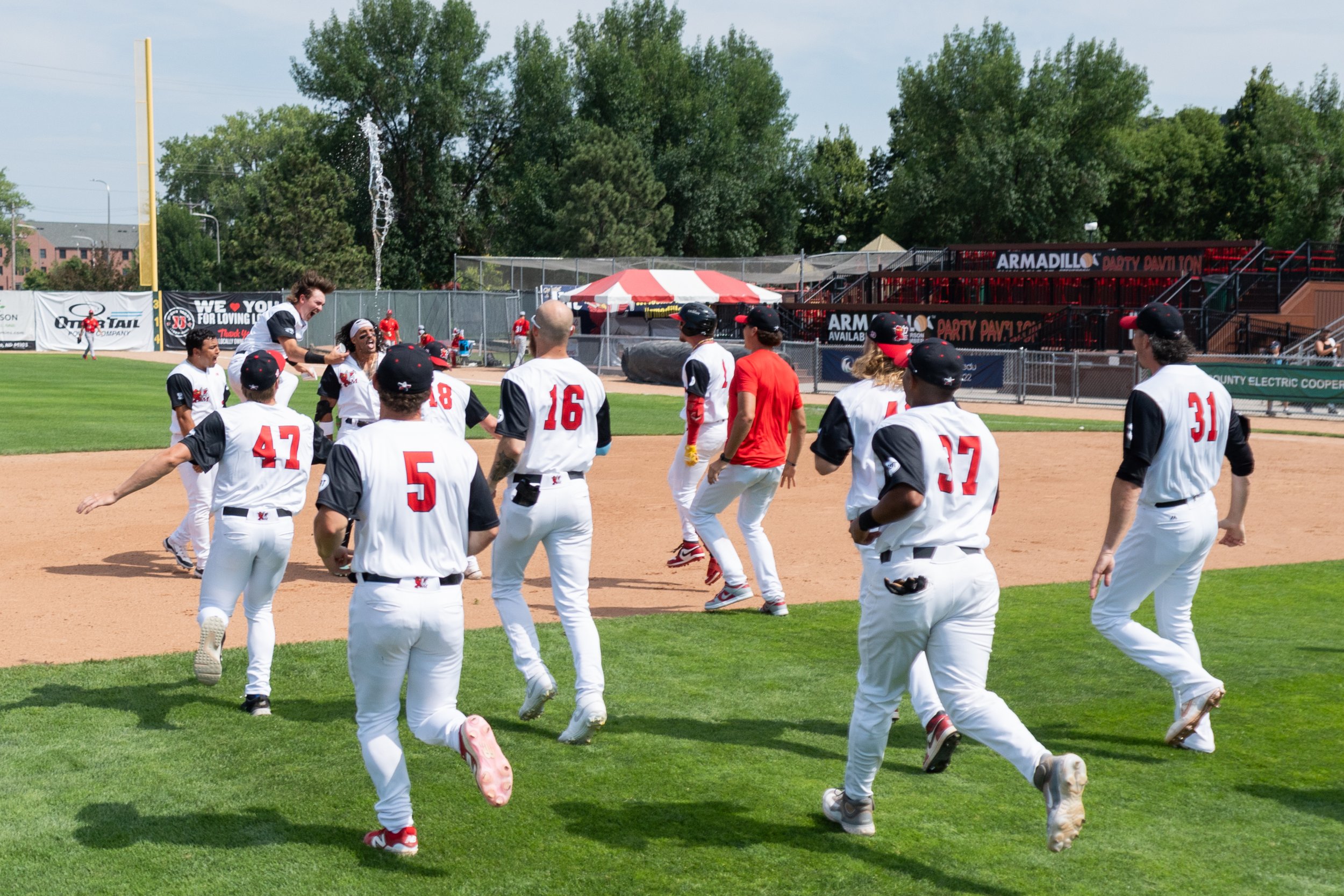 Dillon Thomas, RedHawks pitchers star in walk-off win