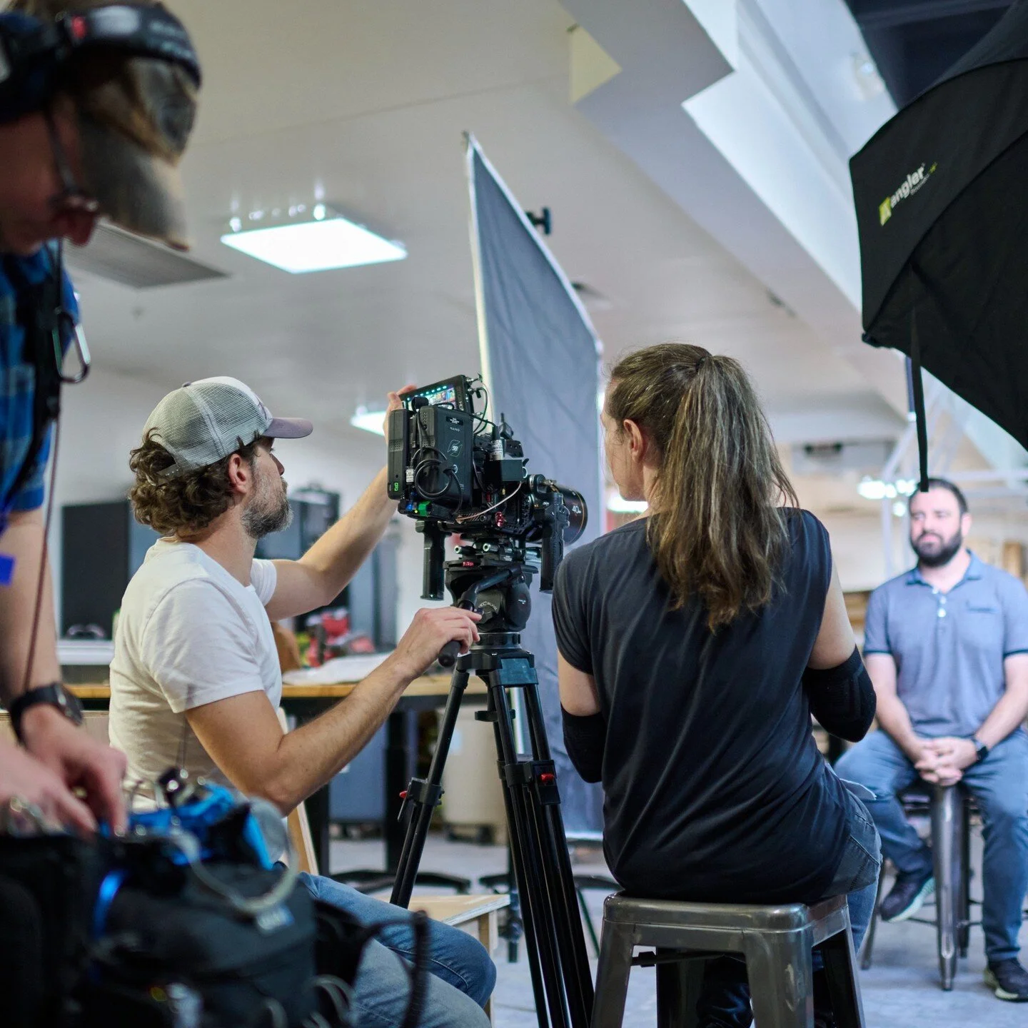 A few BTS snaps from our latest Miami shoot with @moonlightermiami! 📸 Love seeing the amazing work they're doing for the community and the future!