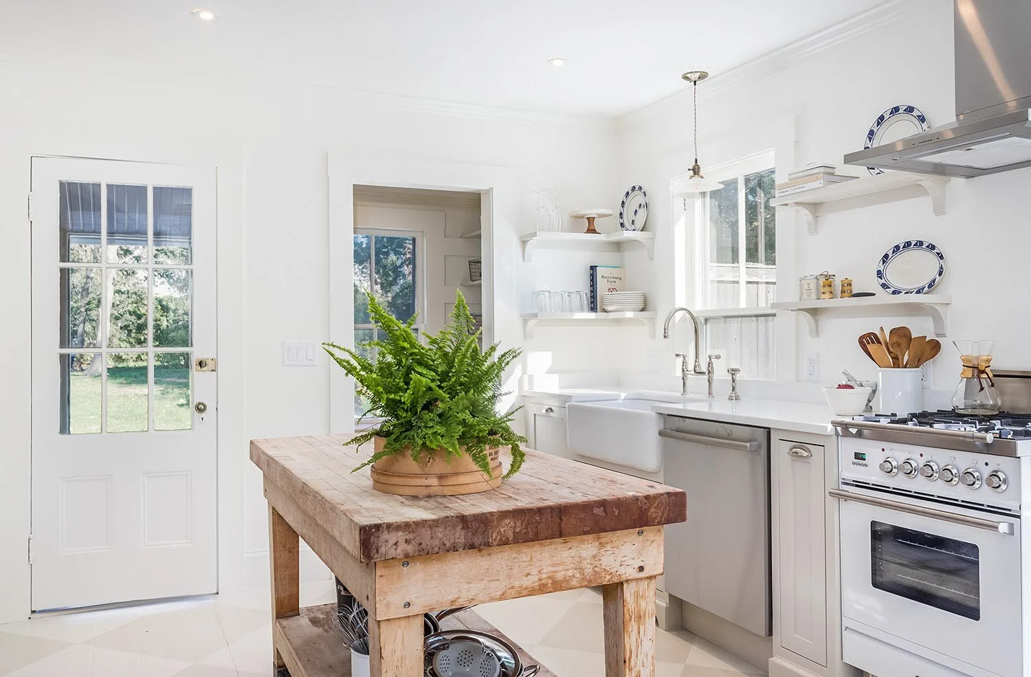 cape-cod-kitchen-island.jpg