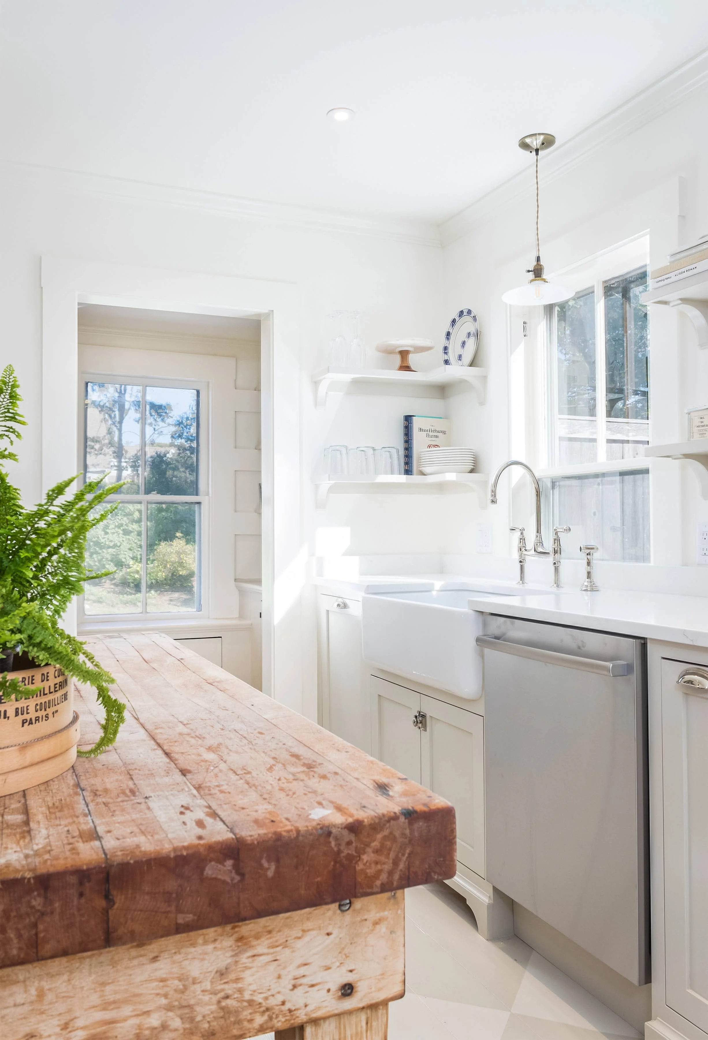 coasatal-home-kitchen.jpg