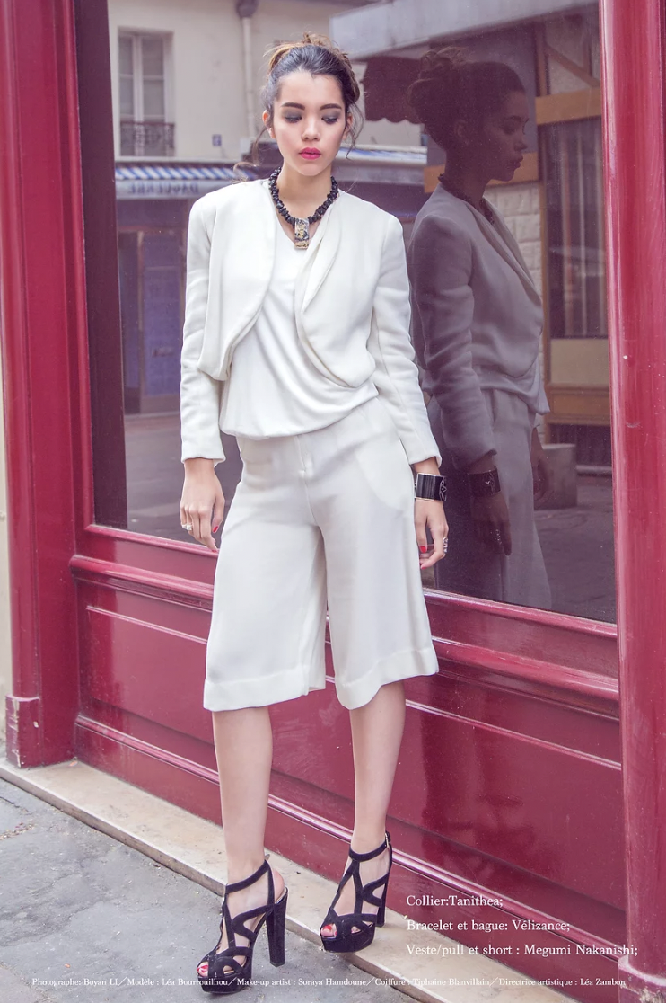 Preços baixos em Calças de Tamanho Regular Louis Vuitton para mulheres