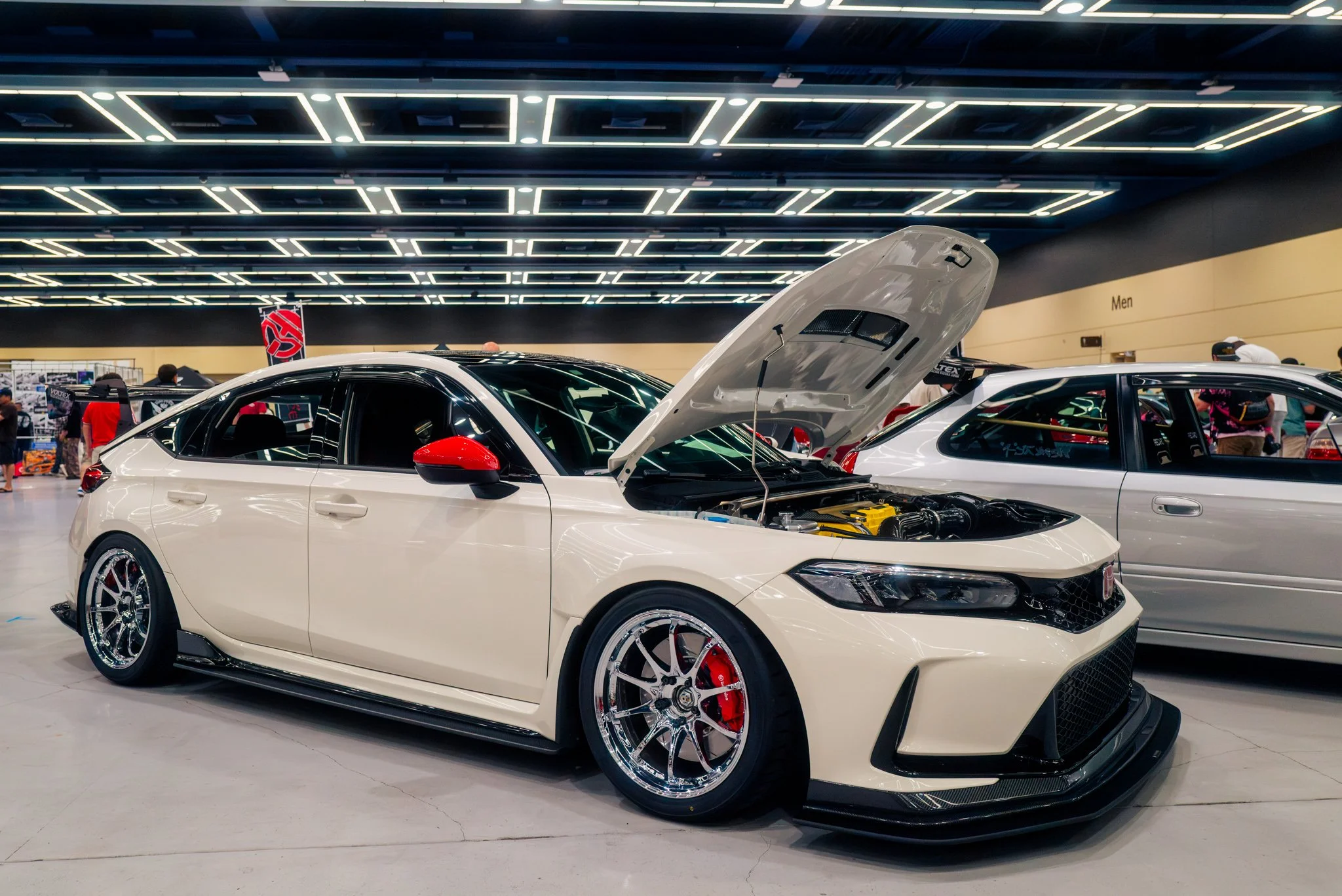  I met Nic the day before at the premeet. He’s got the Exceed front lip and Racebred front splitter, Voltex rear wing and very shiny Volk Racing CE28s. 