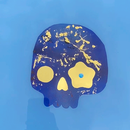 looping gif showing gold reflection of artwork