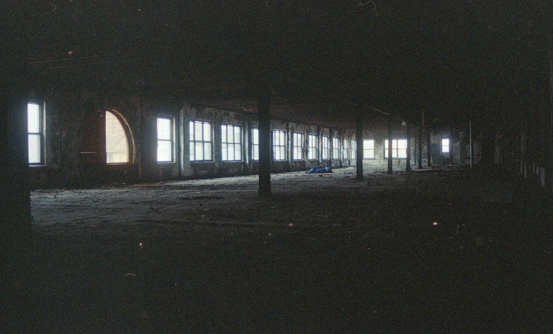 ennis 35mm film photography - bronx grocery store theatre secret-13.jpg