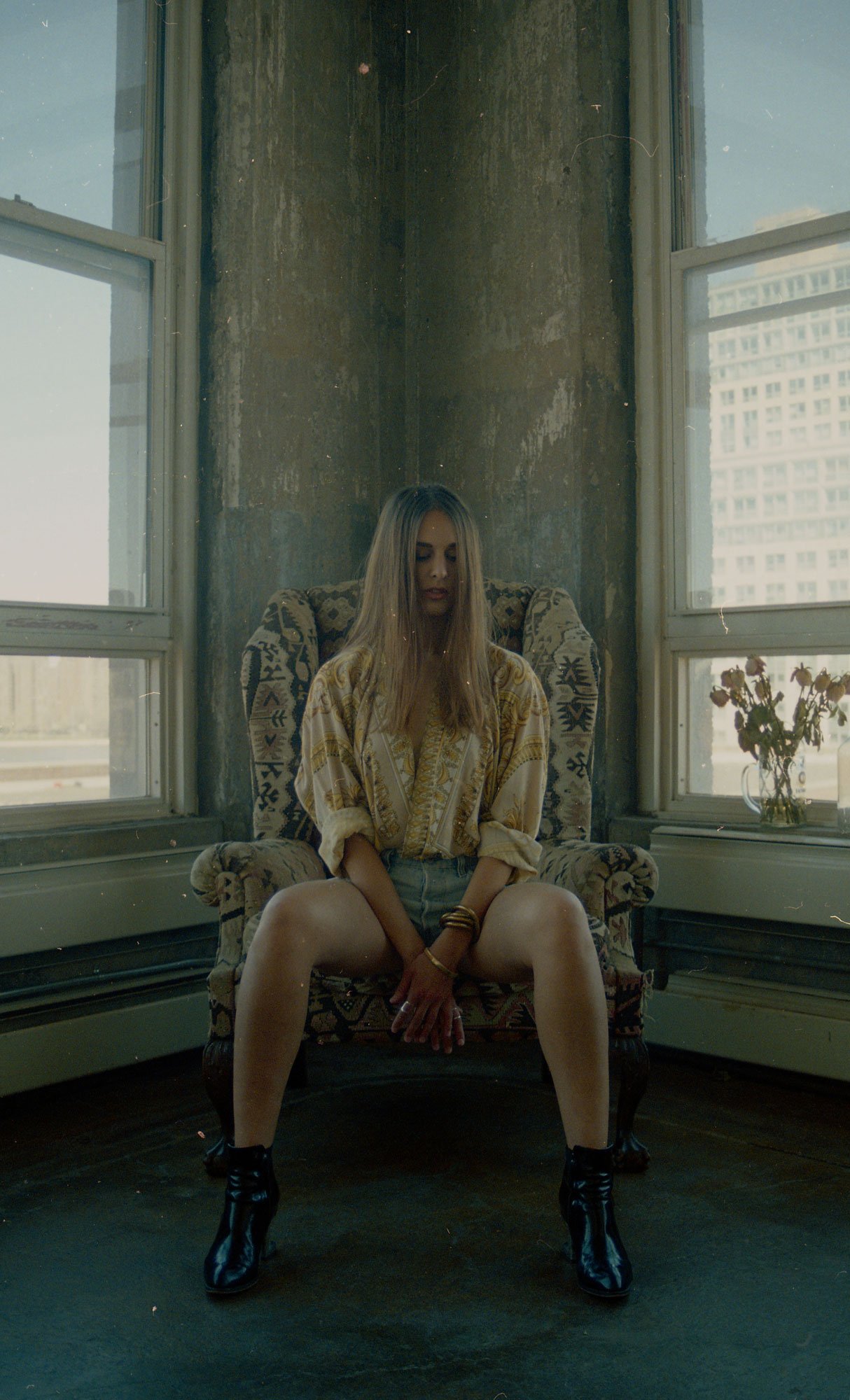 ennis 35mm film photography - janelle kroll brooklyn new york rustic industrial outsider album cover shoot denim white tshirt artist musician 2016-02.jpg