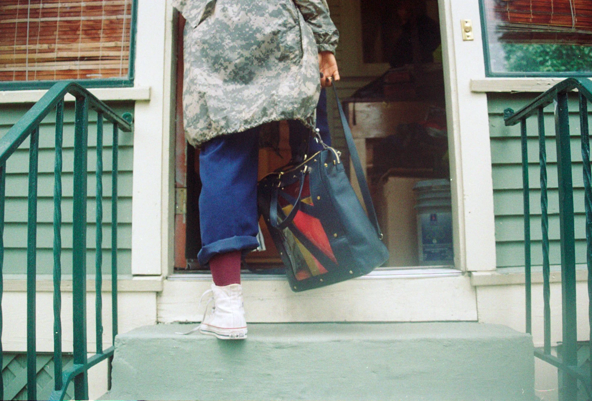 ennis 35mm film photography -sara lambo ny sea leather bag backpack fashion lookbook-16.jpg