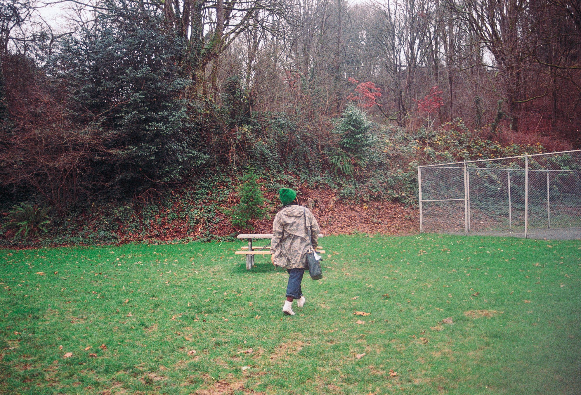 ennis 35mm film photography -sara lambo ny sea leather bag backpack fashion lookbook-05.jpg