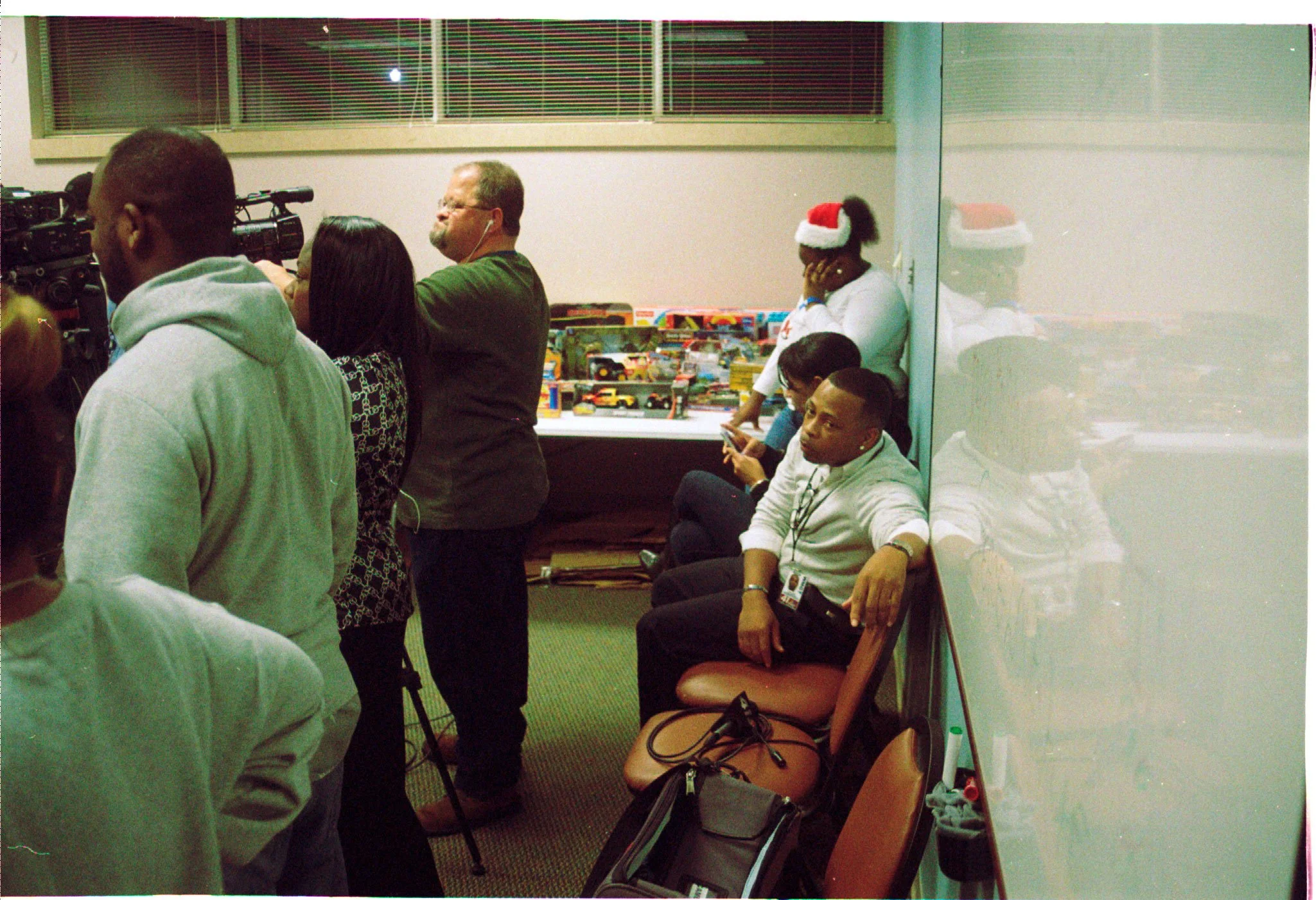 ennis 35mm film photography -atlanta christmas 2016 jeezy clause charity kids gifts toyrun-26.jpg