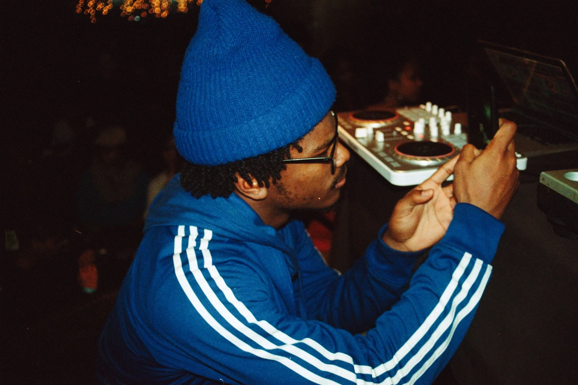 ennis 35mm film photography -ro james bts show sobs new york rnb singer-24.jpg