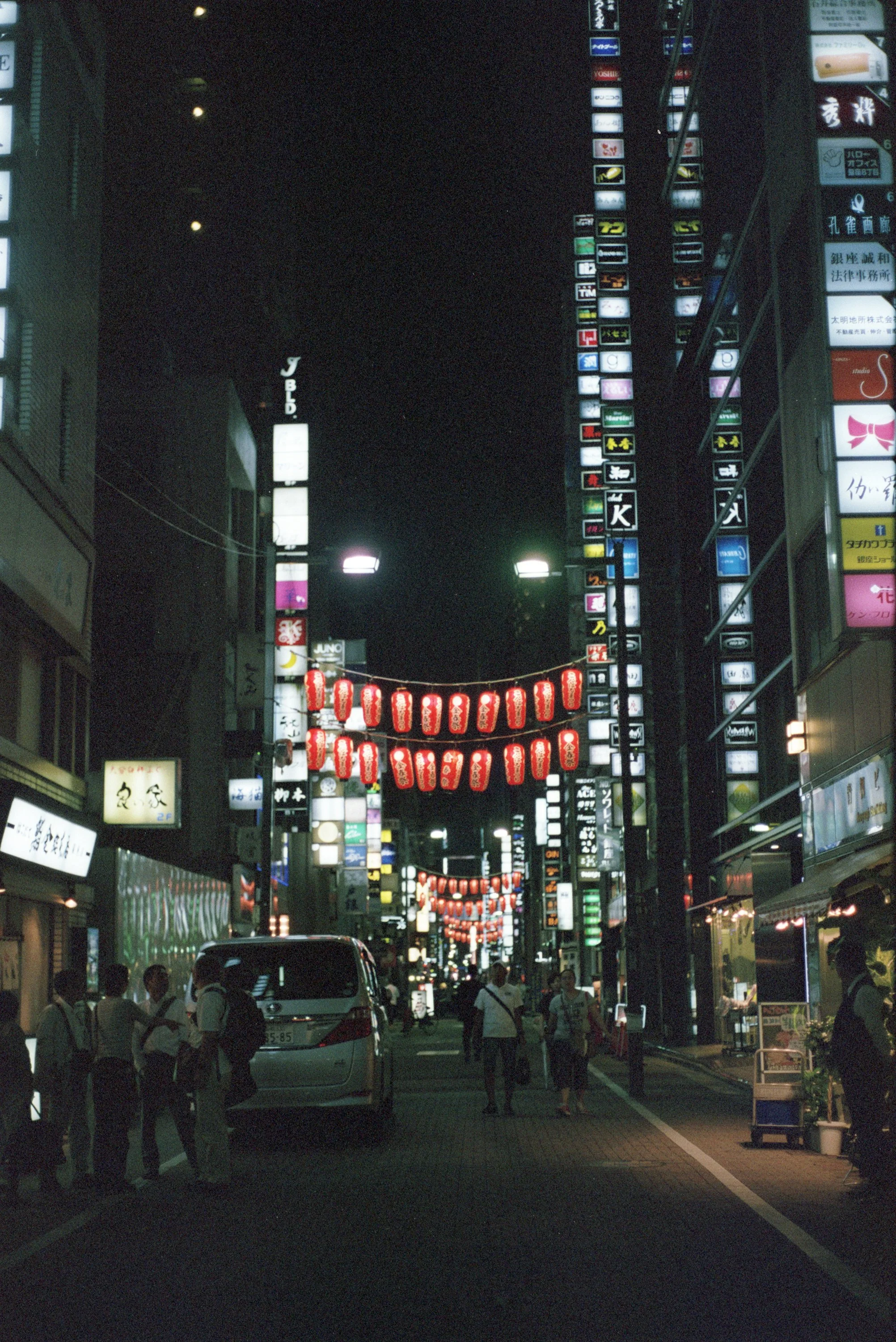 night red lanterns japanese street ennis 35mm film photography japan street 2012