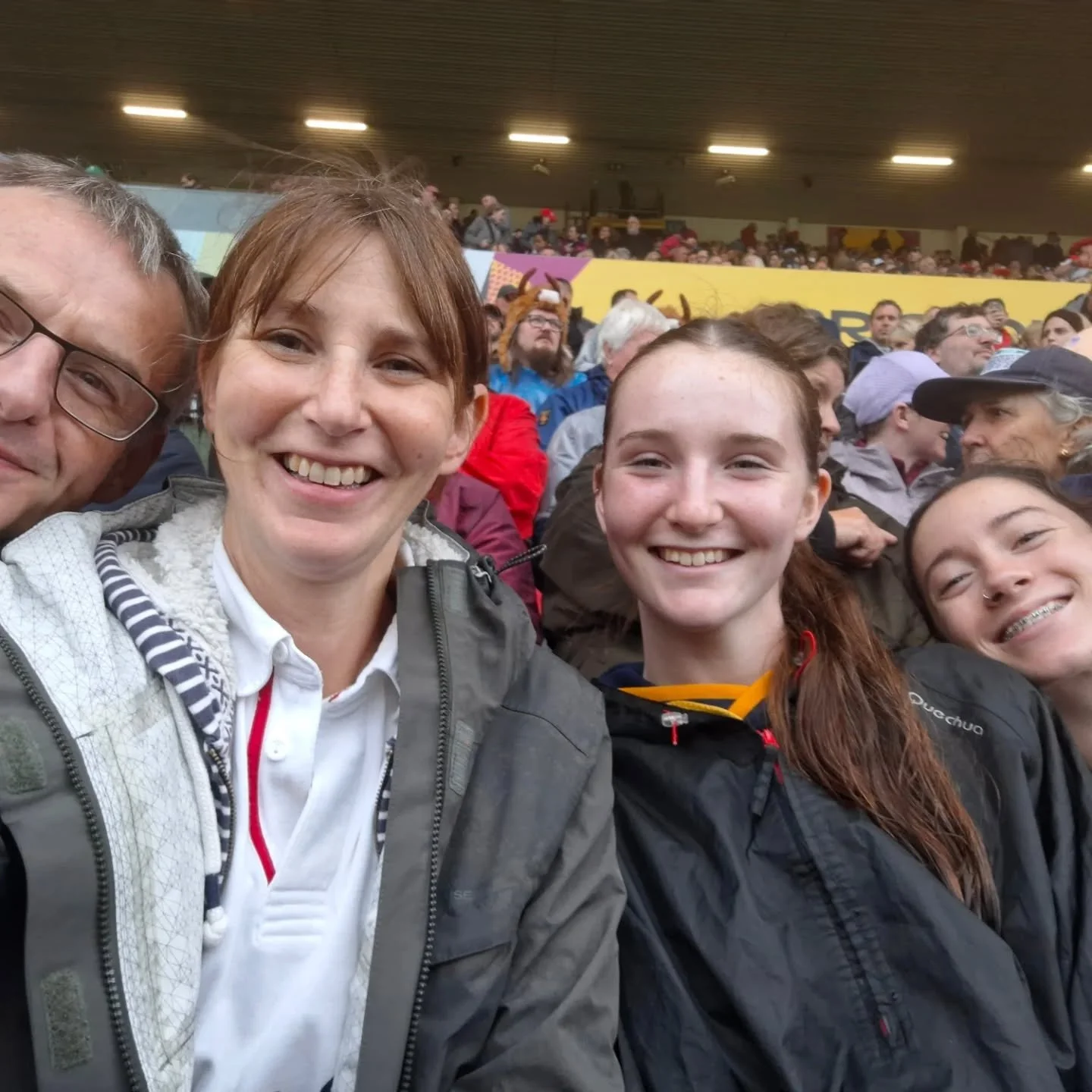 Amazing day at the 1/4 finals watching the @redrosesrugby . Huge THANK YOU @abbieward93 for making our lovely girls' day by signing your boots for them. These things really make a difference. 🌹❤️🌹❤️🌹