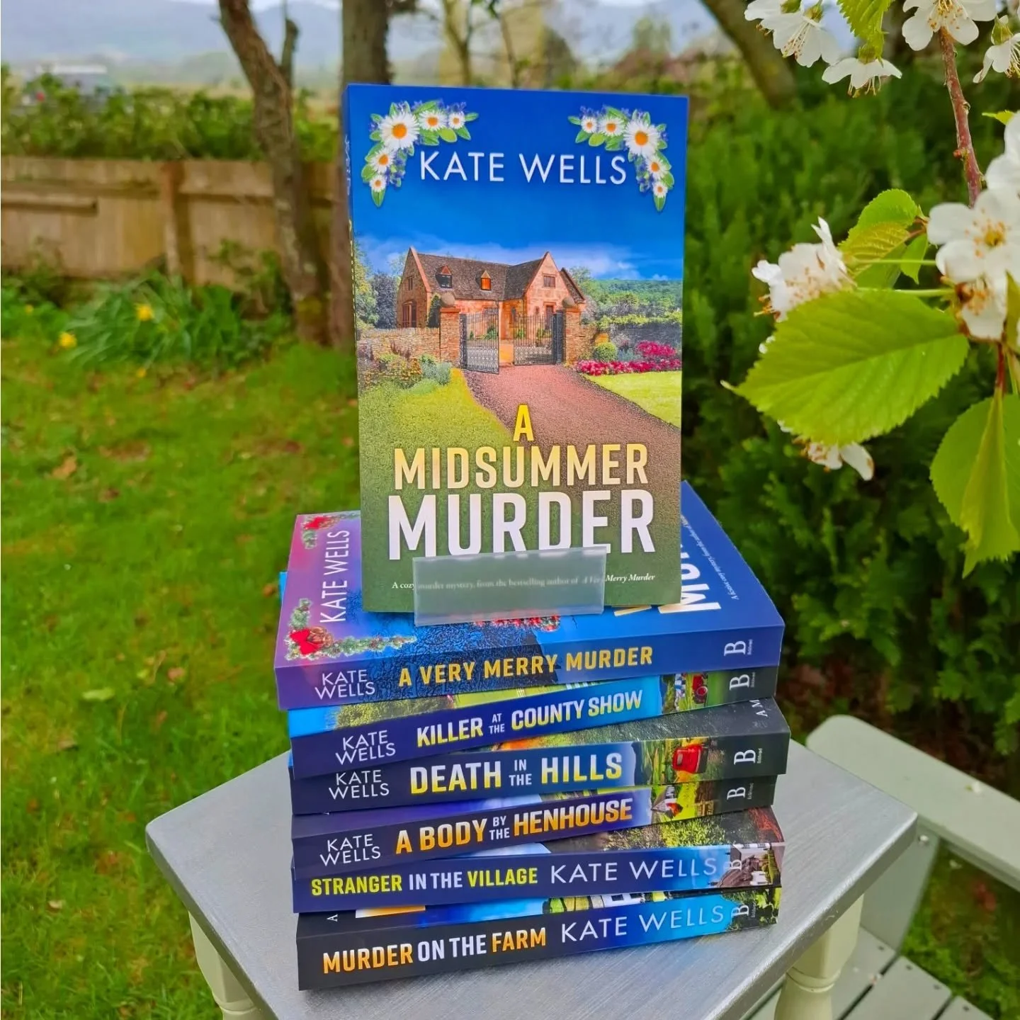 Today early copies of 7th book - A Midsummer Murder arrived.
I am thrilled with the growing pile, only 1 left to go in the series and it is sitting with my editor right now. 

A dream realised! 

I feel so lucky not only to have been gifted contracts