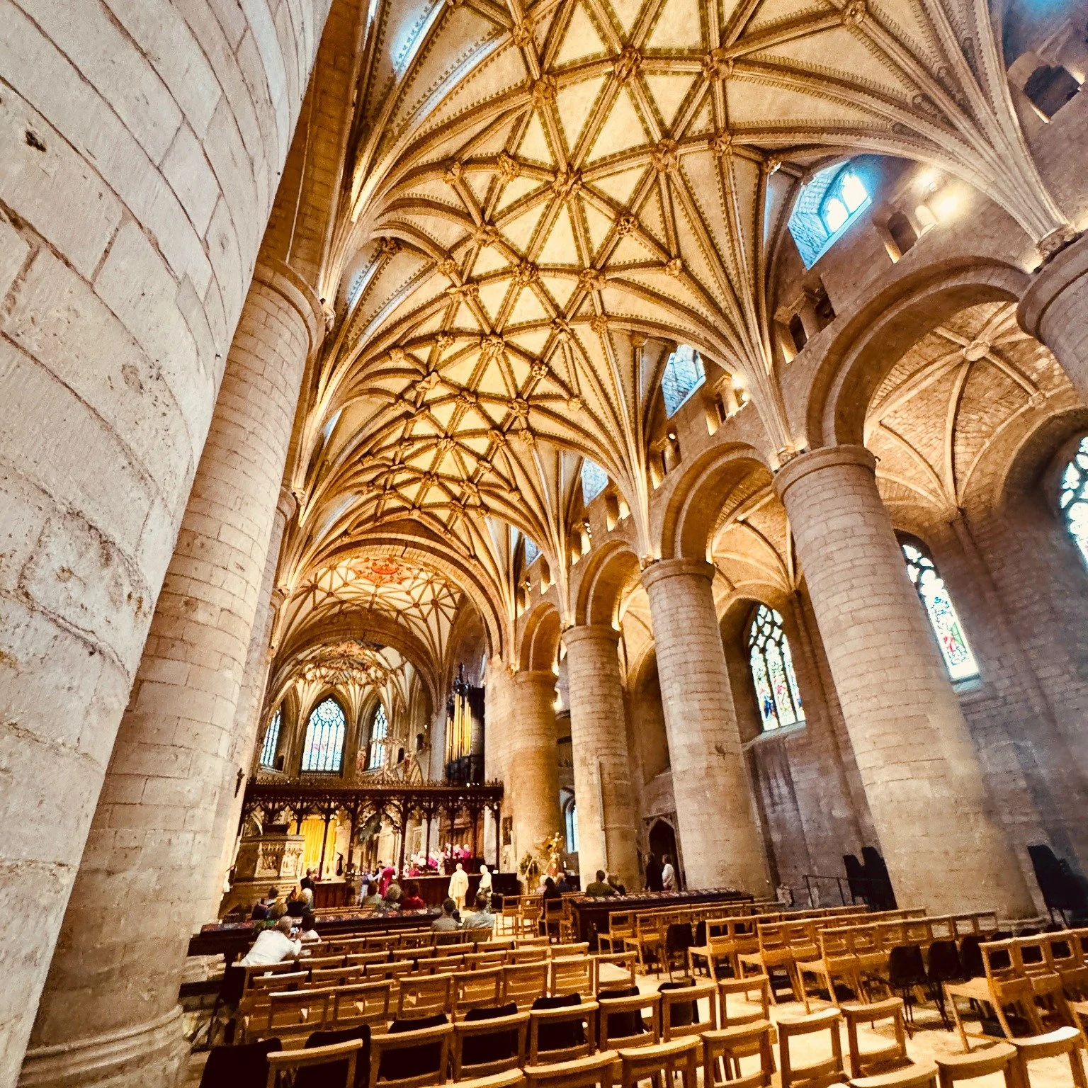 Fancy getting married in a thousand year old abbey? 💍✨

Tewkesbury Abbey (@tewkesbury_abbey ) has to be one of the most incredible places in Gloucestershire to say &ldquo;I do&rdquo; - huge Norman arches, beautiful light, centuries of history and th